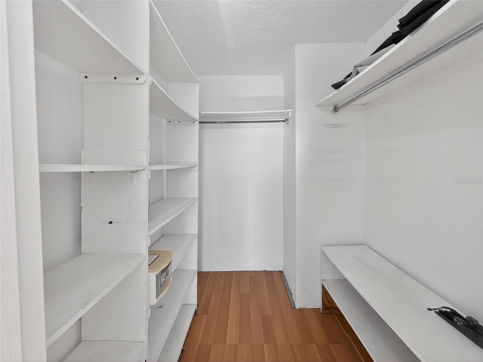 Apt 1704 COND. MUNDO FELIZ #1