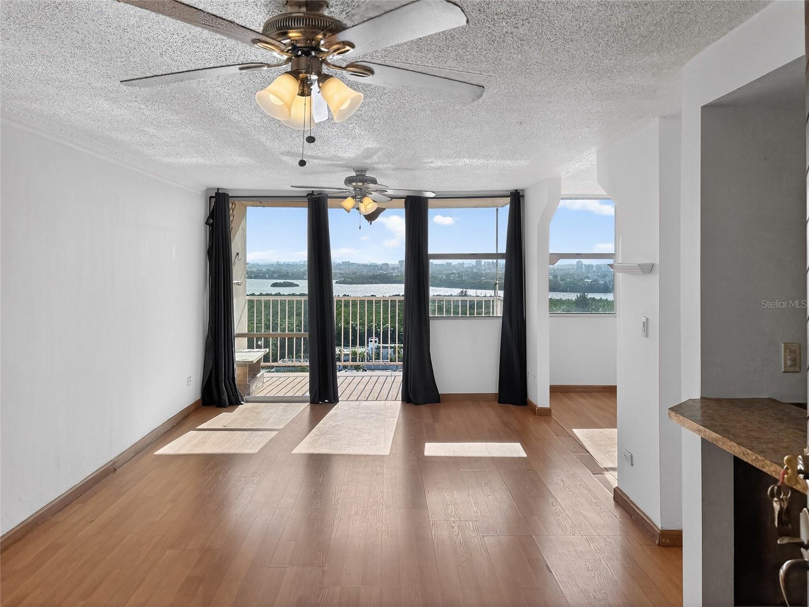 Apt 1704 COND. MUNDO FELIZ #1