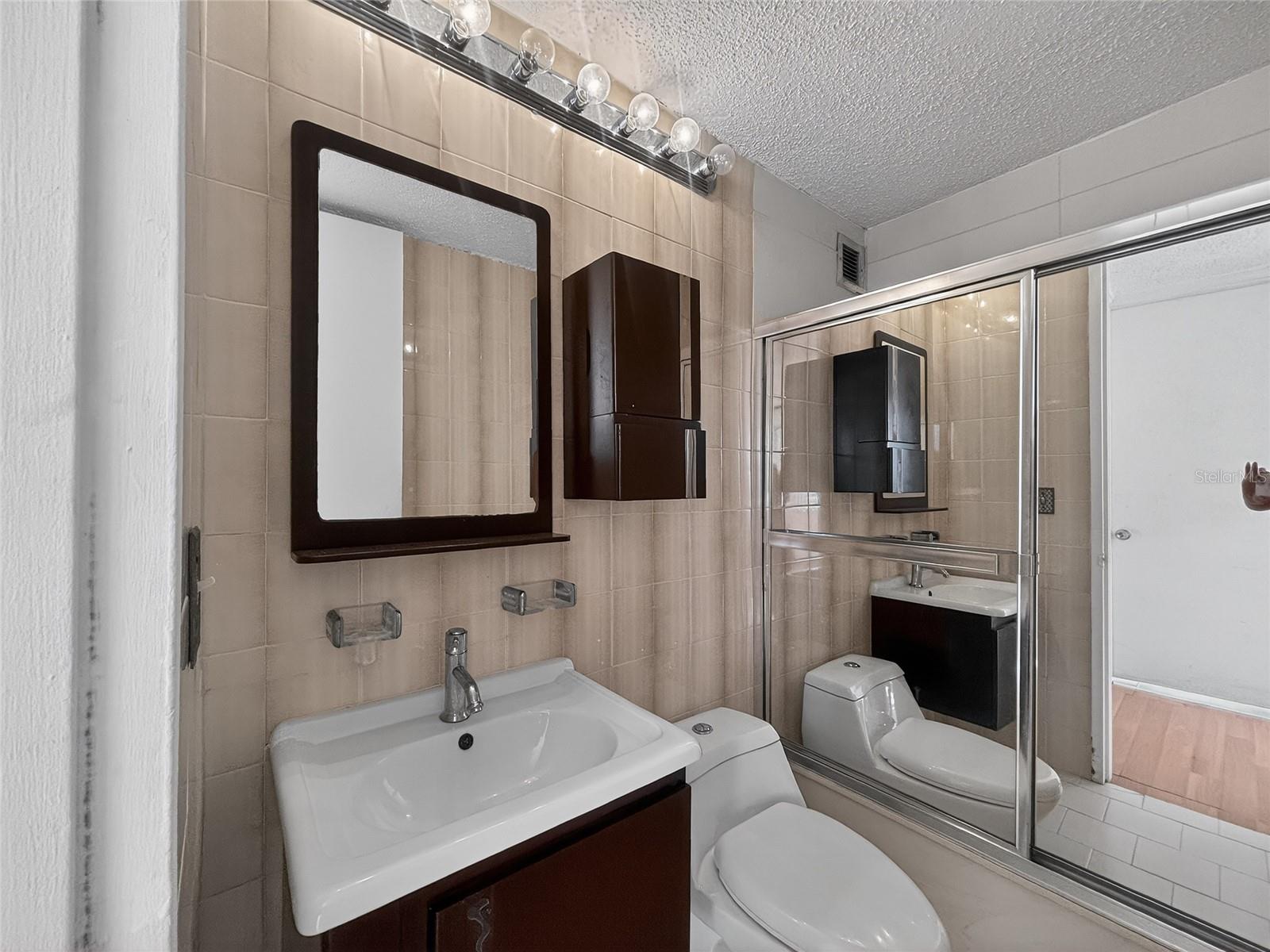 Apt 1704 COND. MUNDO FELIZ #1