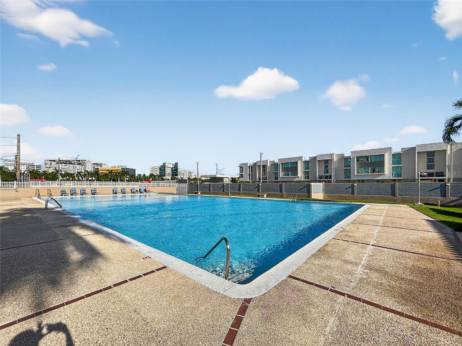 Apt 1704 COND. MUNDO FELIZ #1