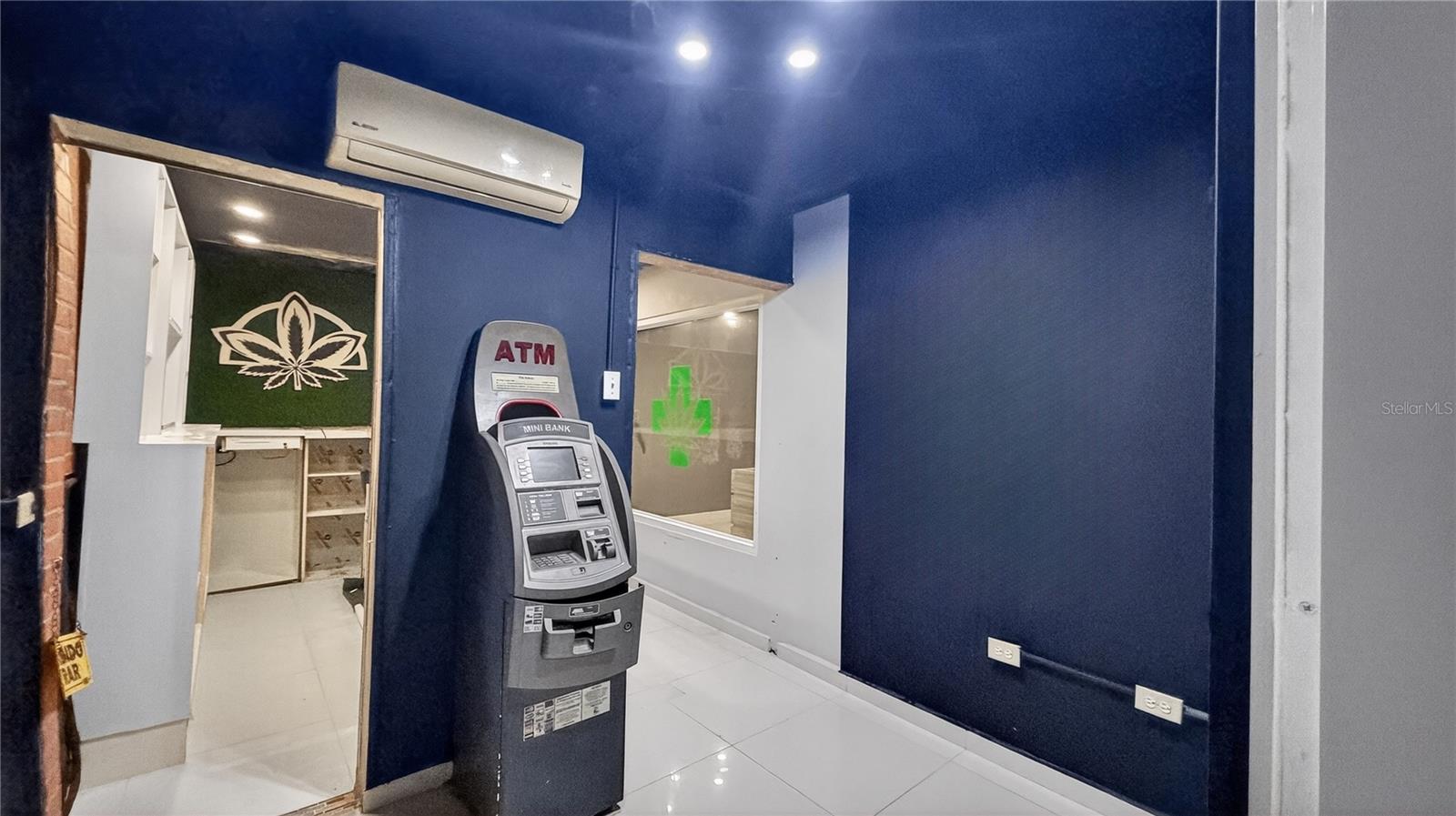 Local 1, Urb. La Rosaleda AVE. BOULEVARD MONROIG