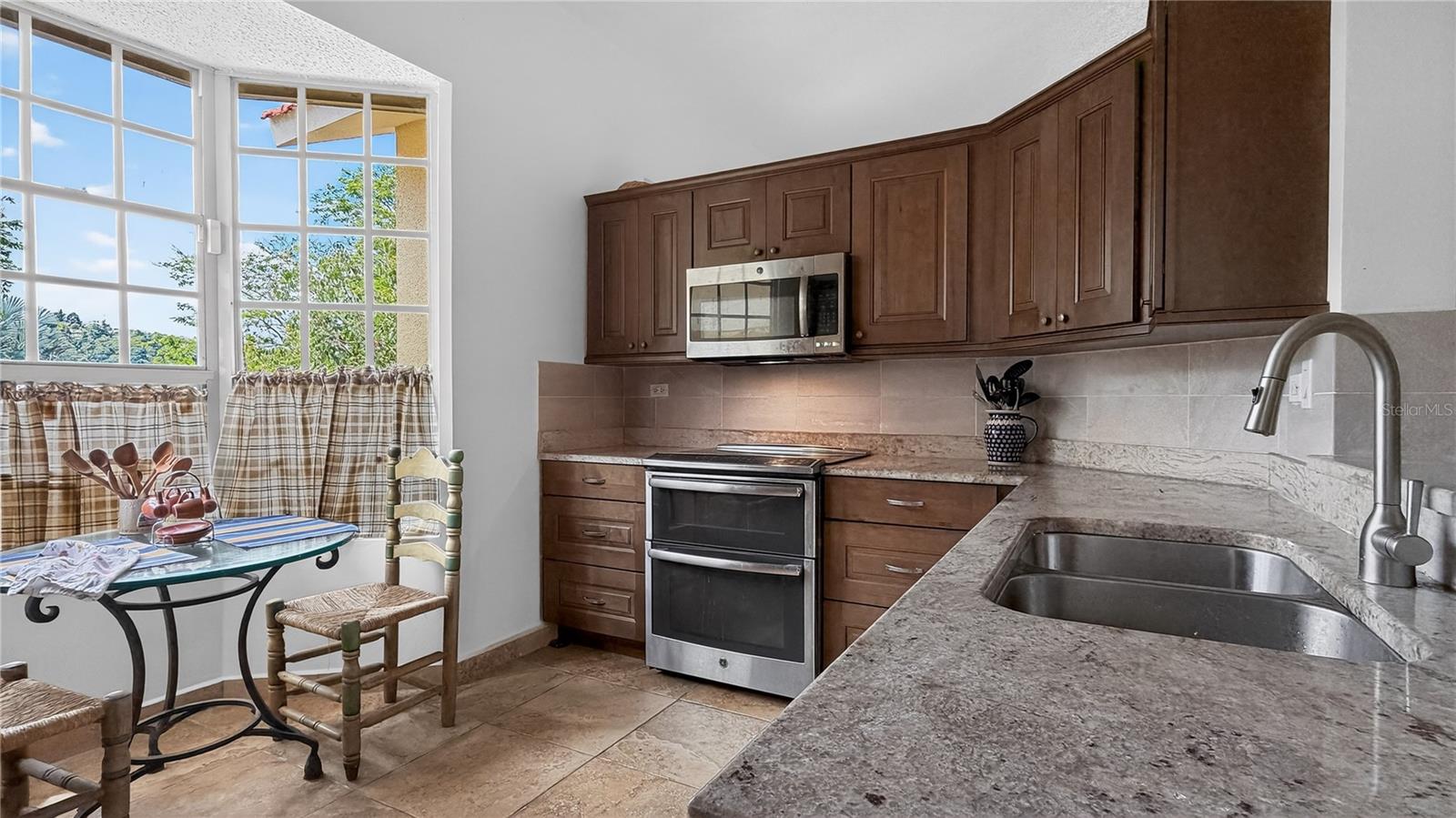 180 CAMINO DEL MONTE