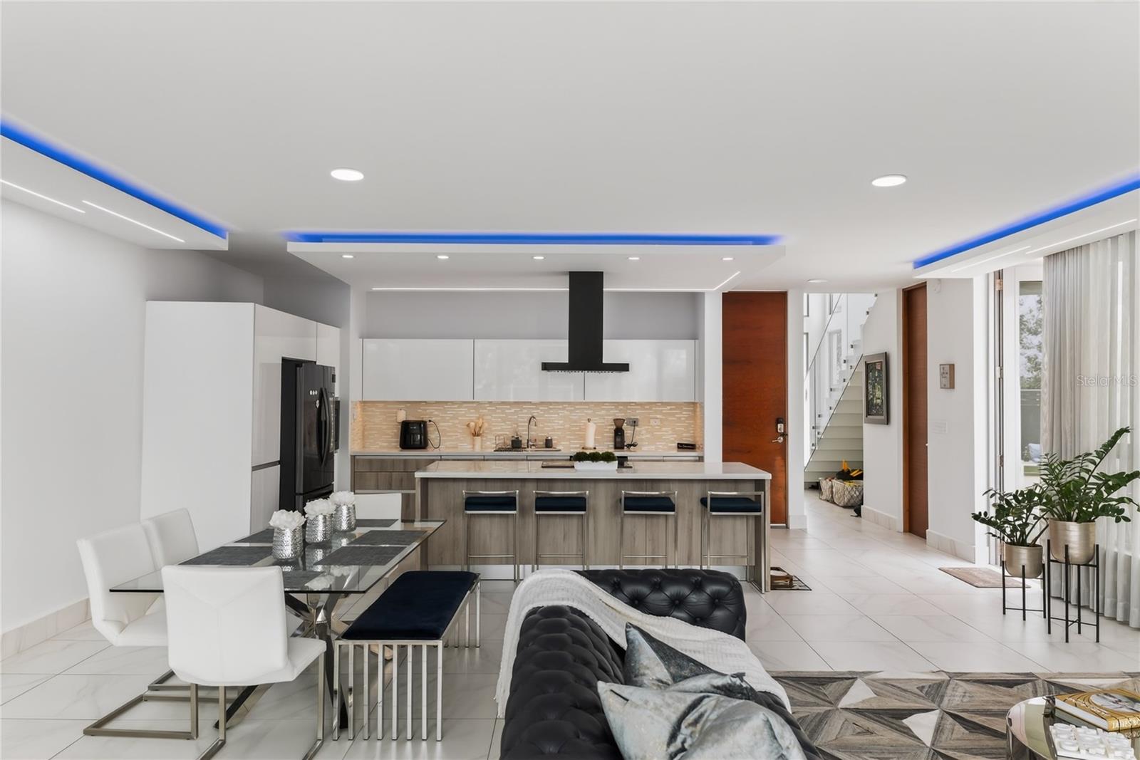 110 CENTRAL PARK, RIVIERA VILLAGE