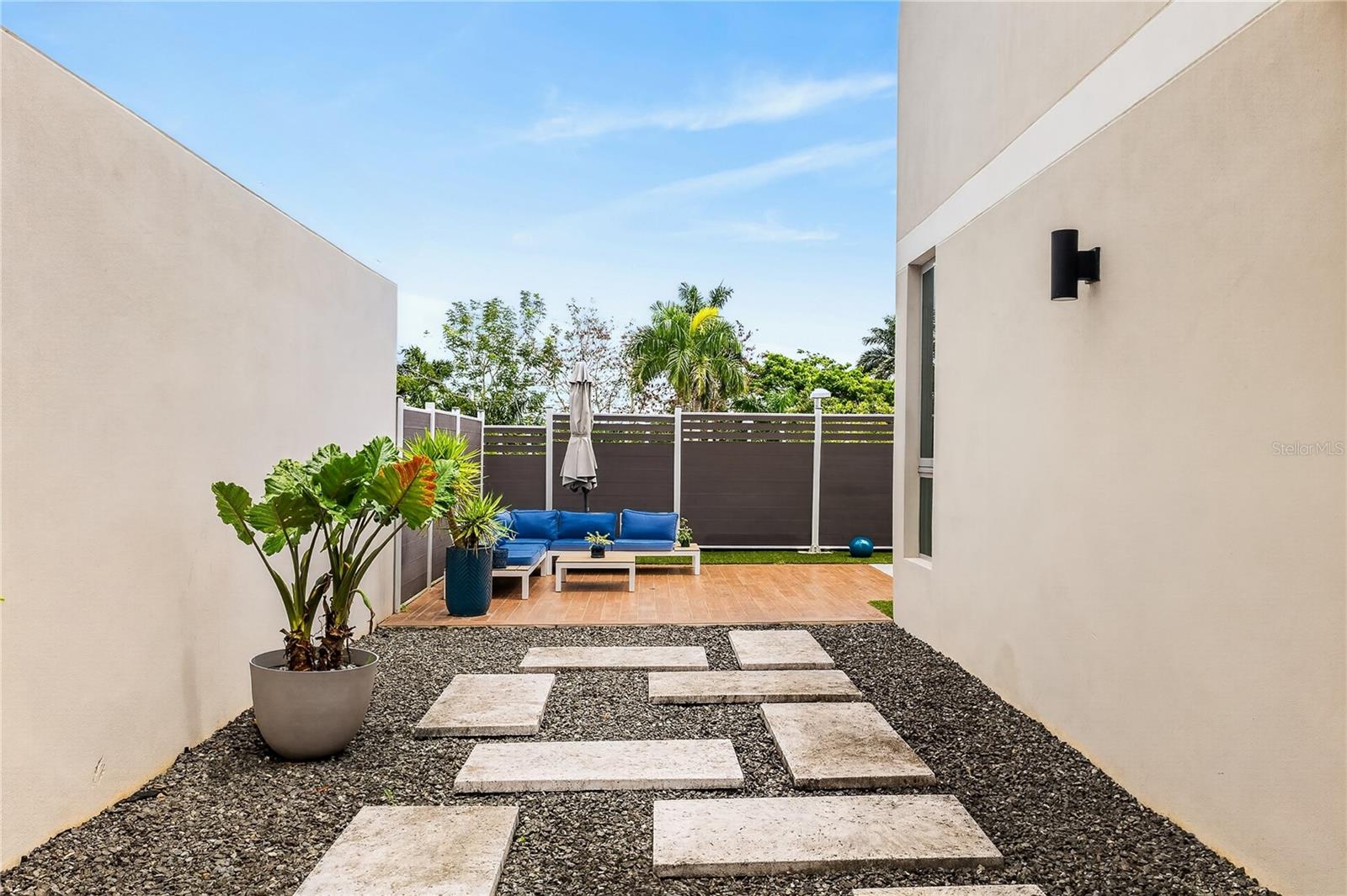 110 CENTRAL PARK, RIVIERA VILLAGE