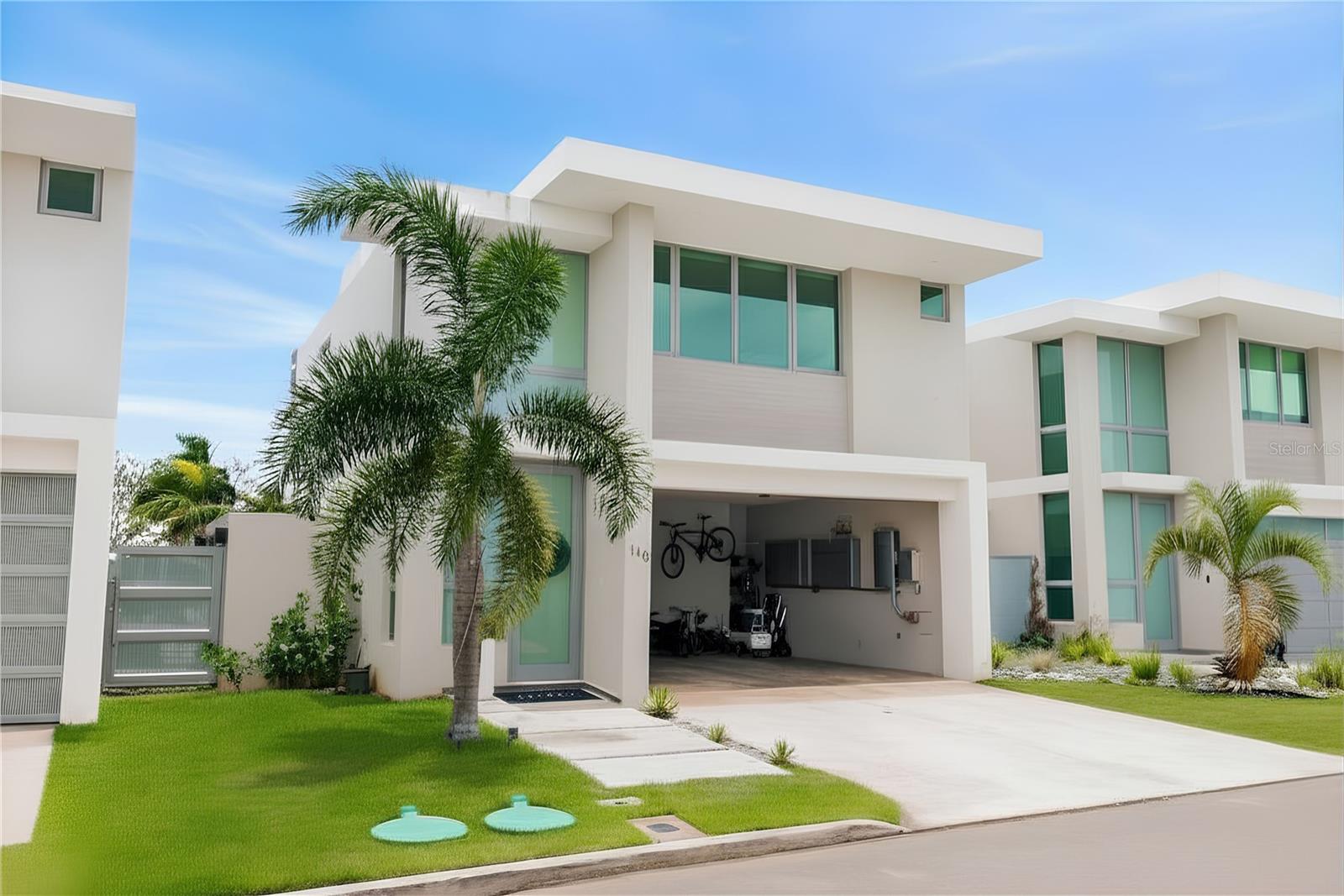 110 CENTRAL PARK, RIVIERA VILLAGE