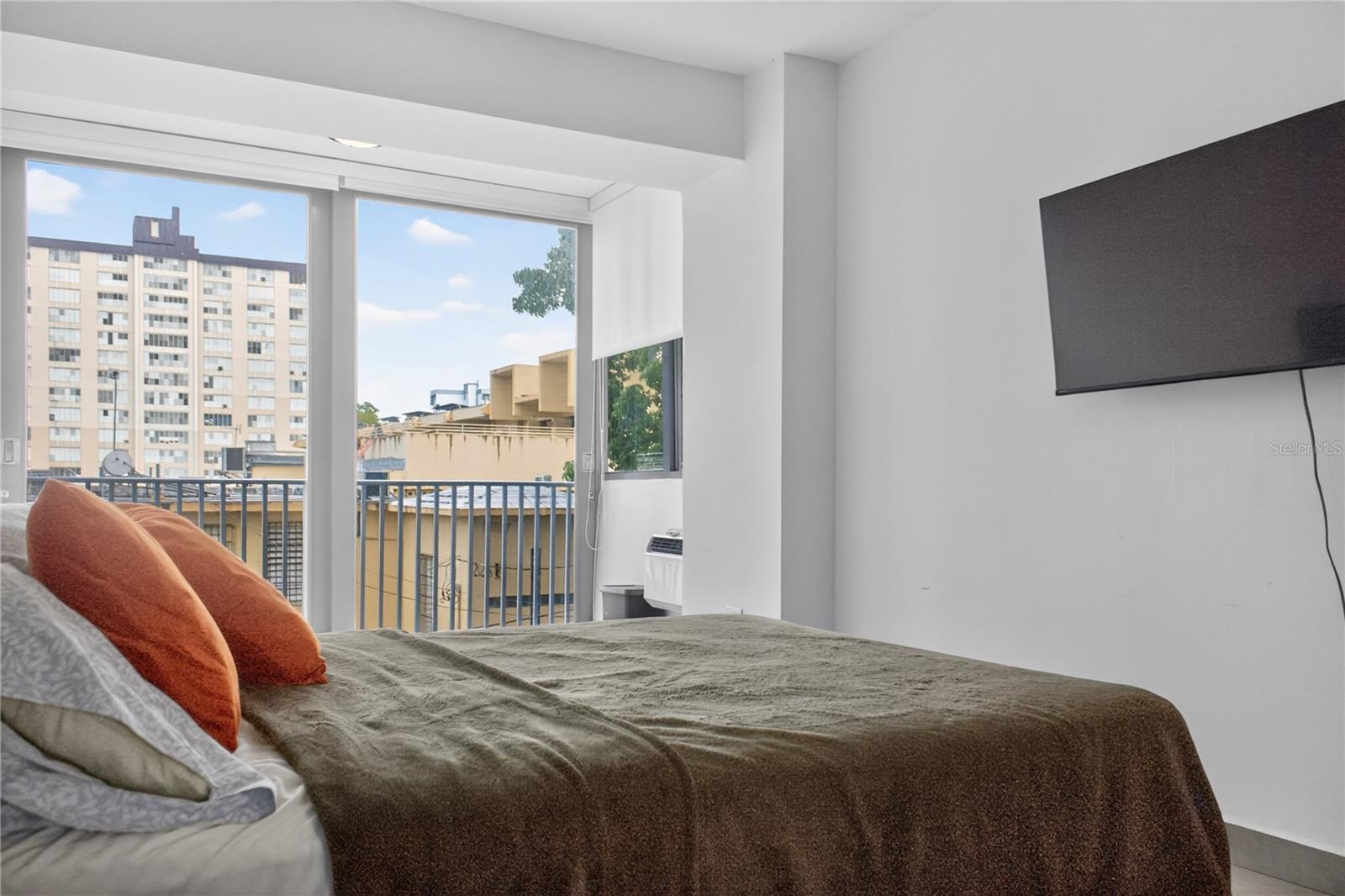 85 AVENIDA MAYAGÜEZ #Apt 105