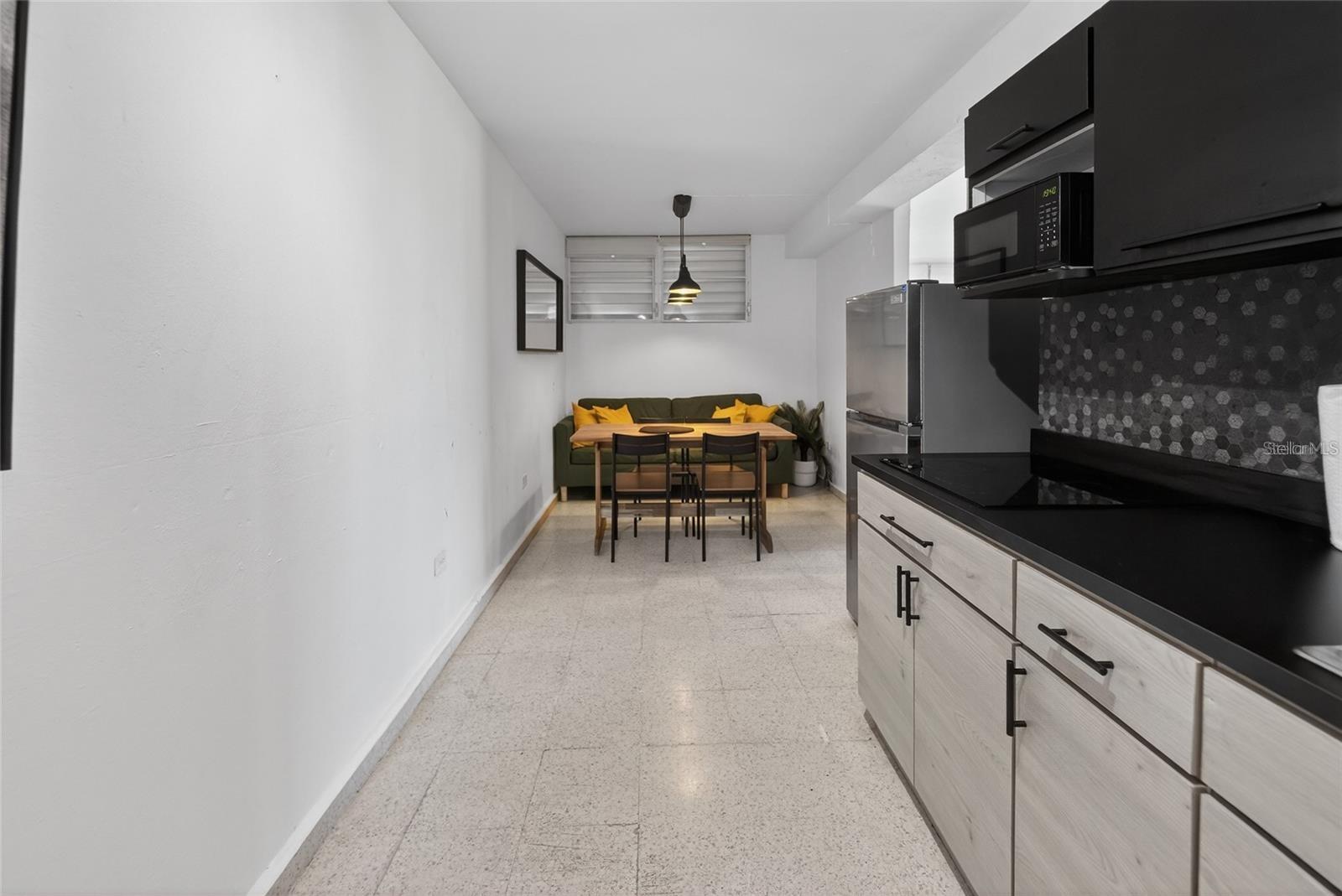 722 CALLE CERRA