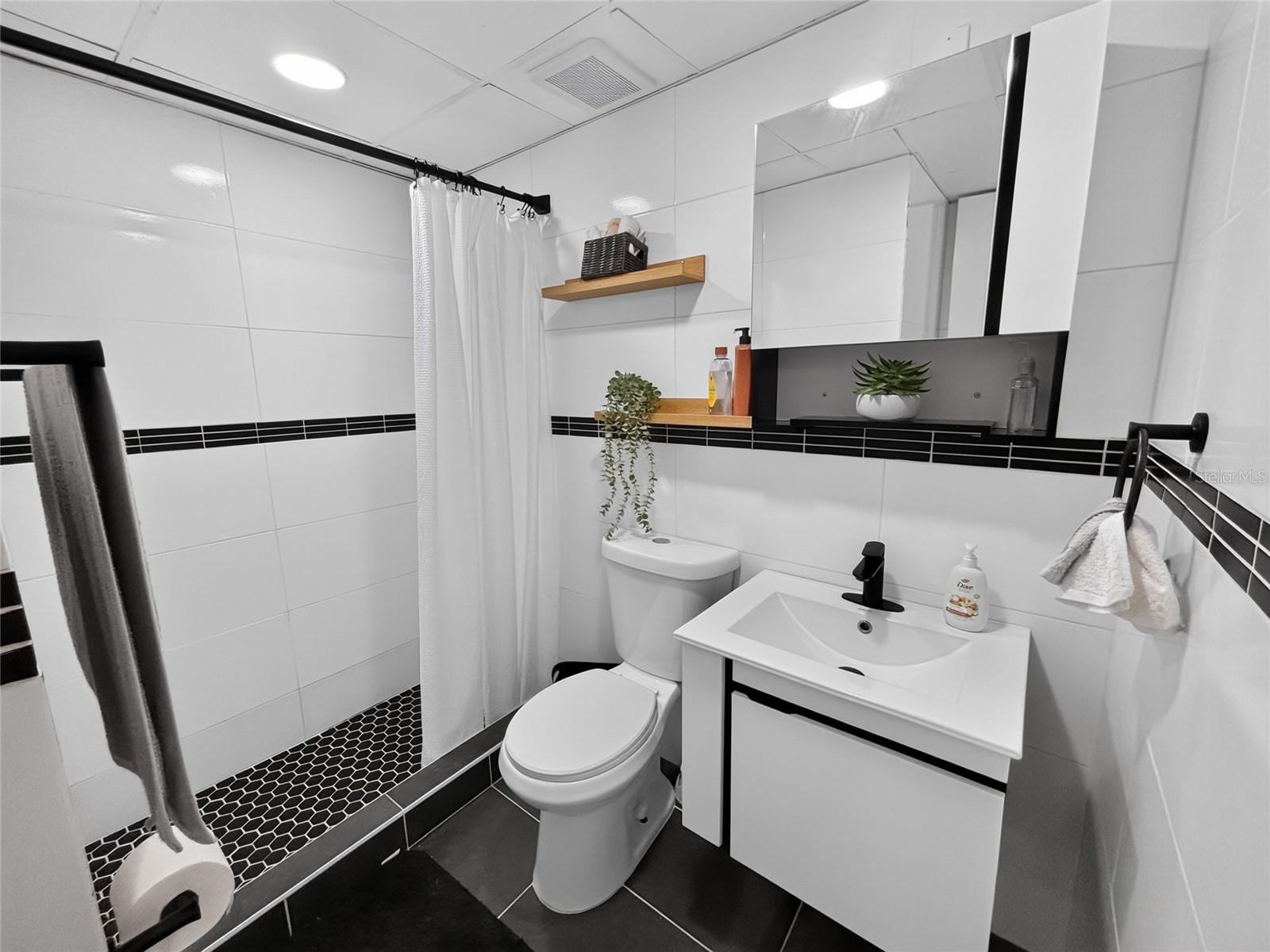 K CONDOMINIO INTERSUITES #APT 5