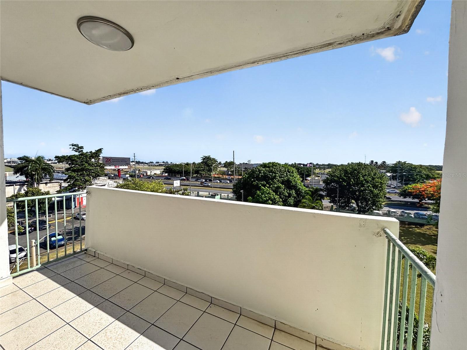 K CONDOMINIO INTERSUITES #APT 5