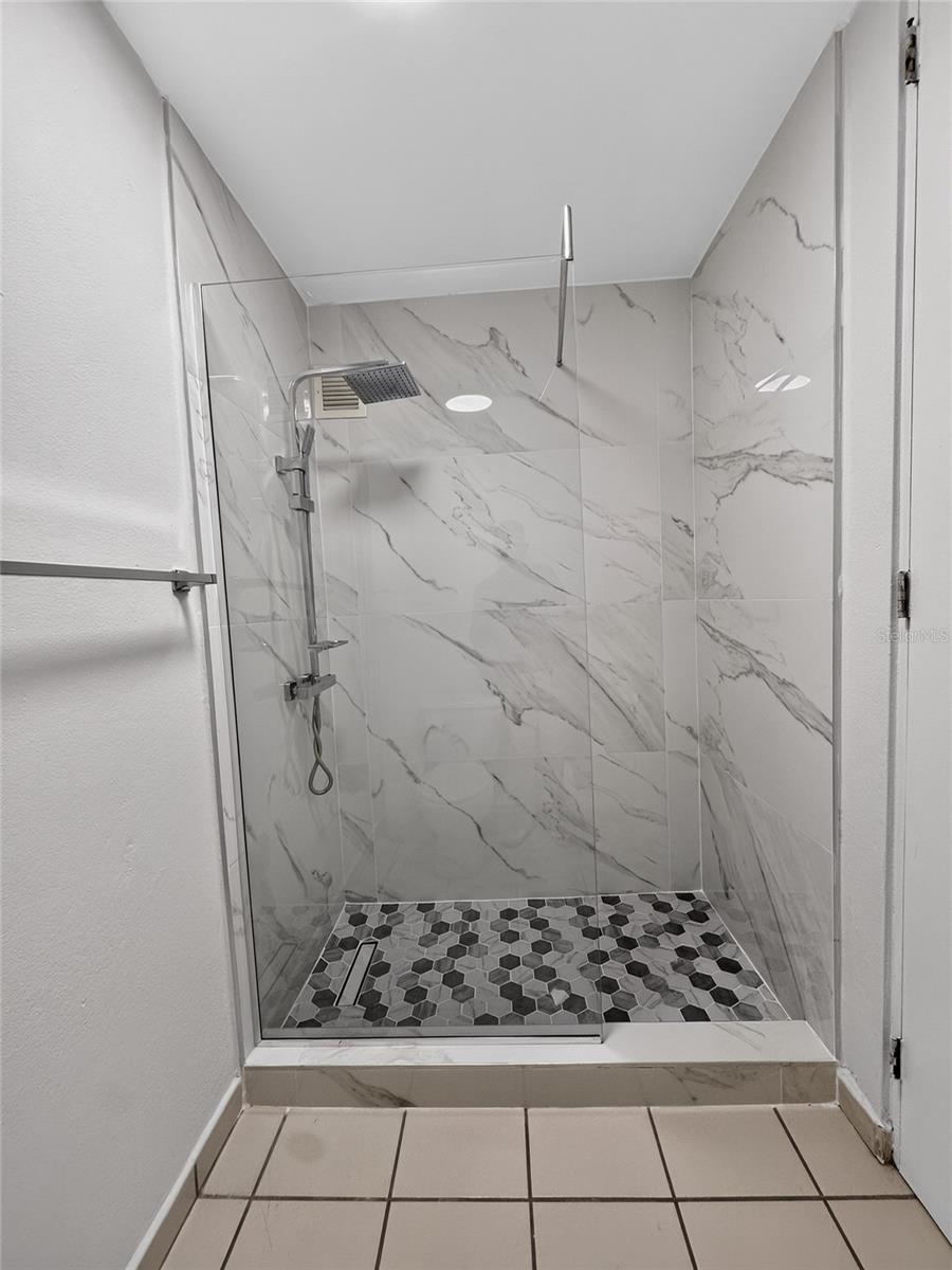 833 CONDOMINIO LINCOLN PARK #Apt 7H