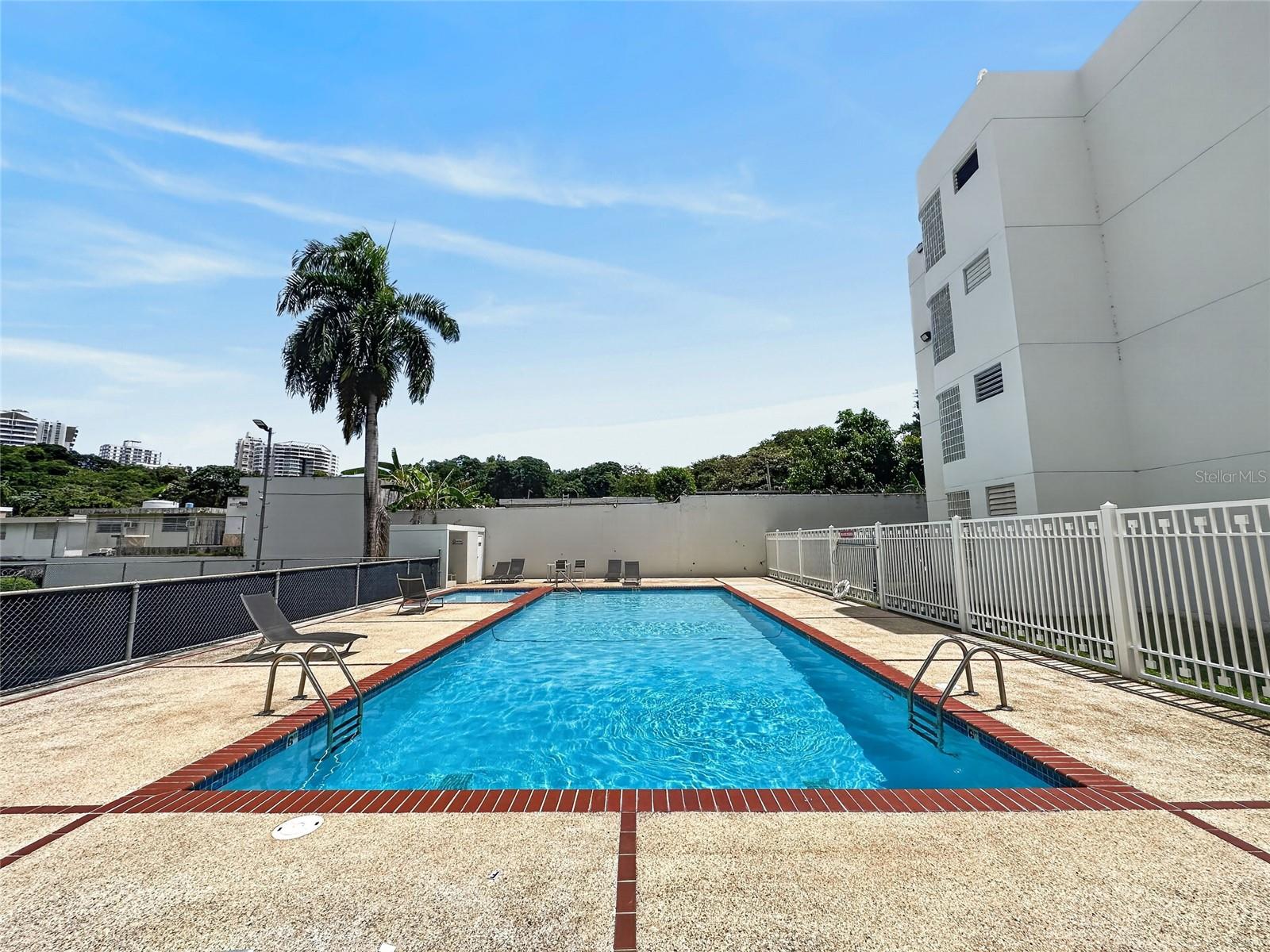 5-J CONDOMINIO GRANADA PARK