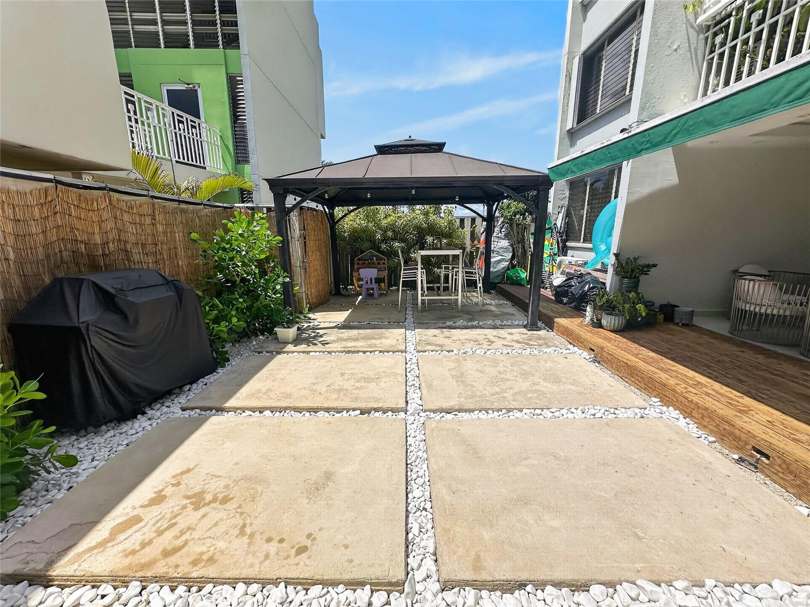 5-J CONDOMINIO GRANADA PARK