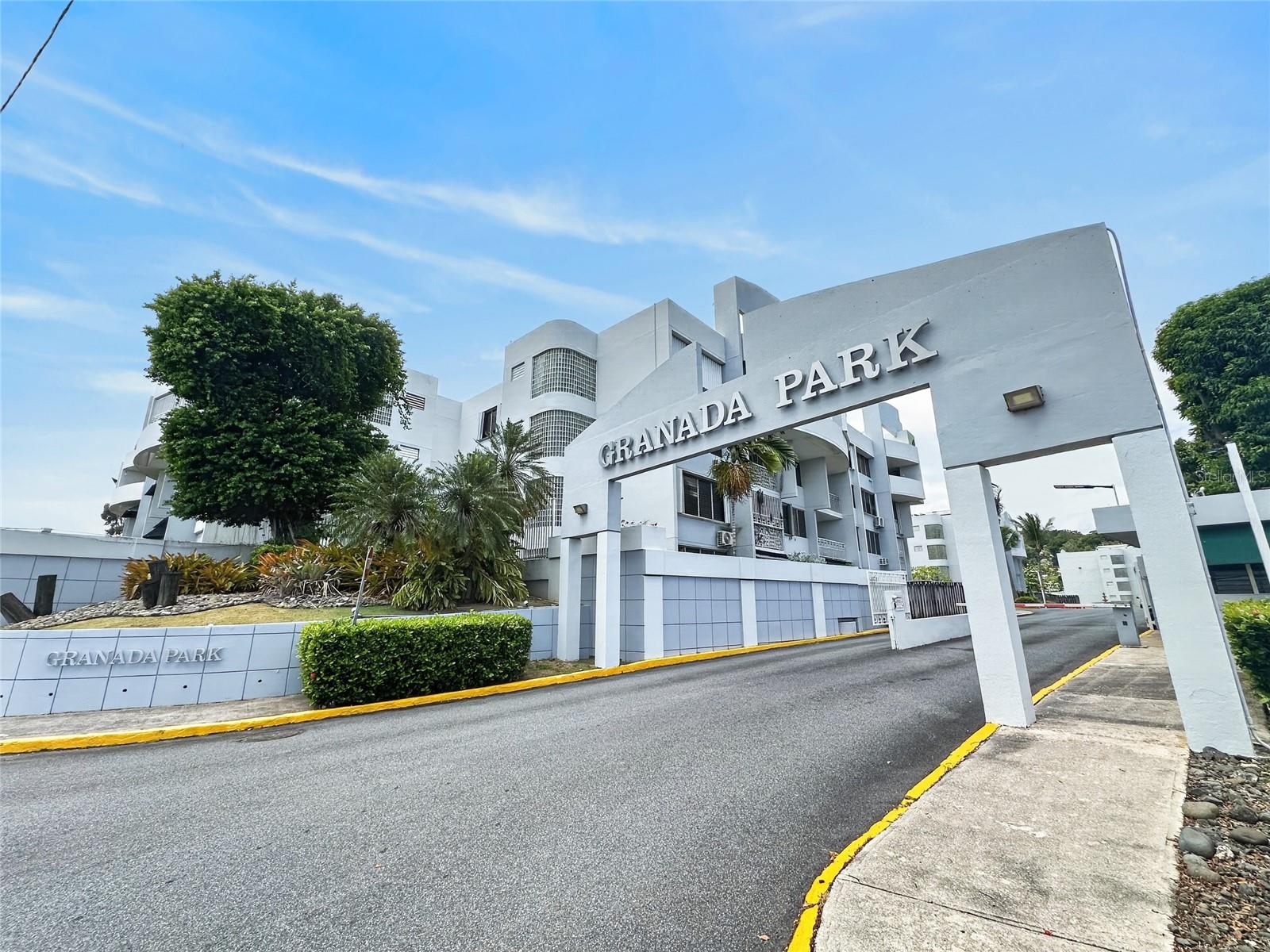 5-J CONDOMINIO GRANADA PARK