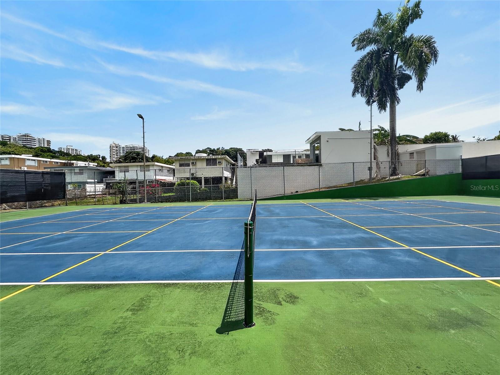 5-J CONDOMINIO GRANADA PARK