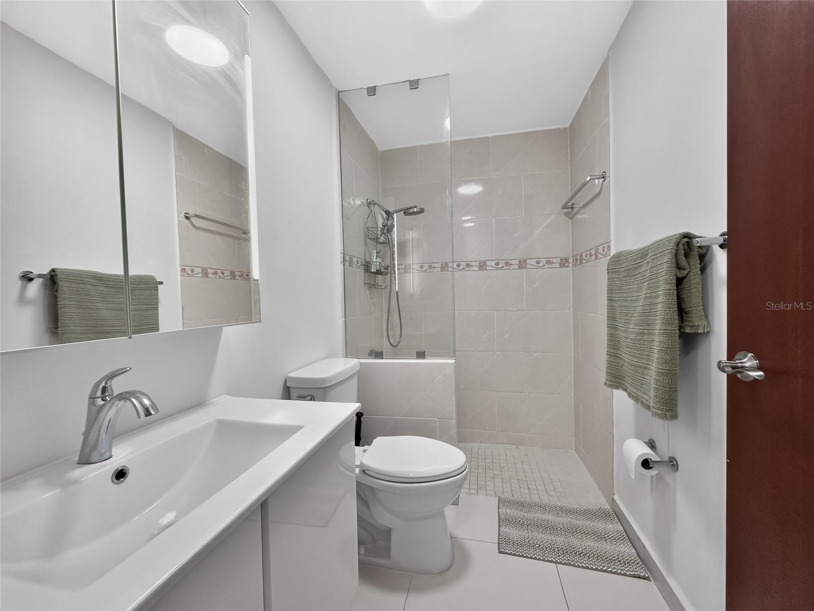 5-J CONDOMINIO GRANADA PARK
