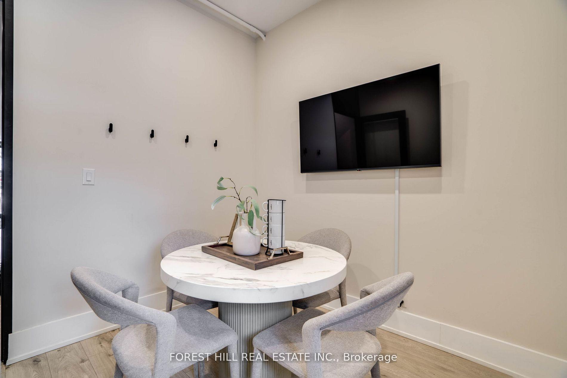 659 St Clair Avenue W