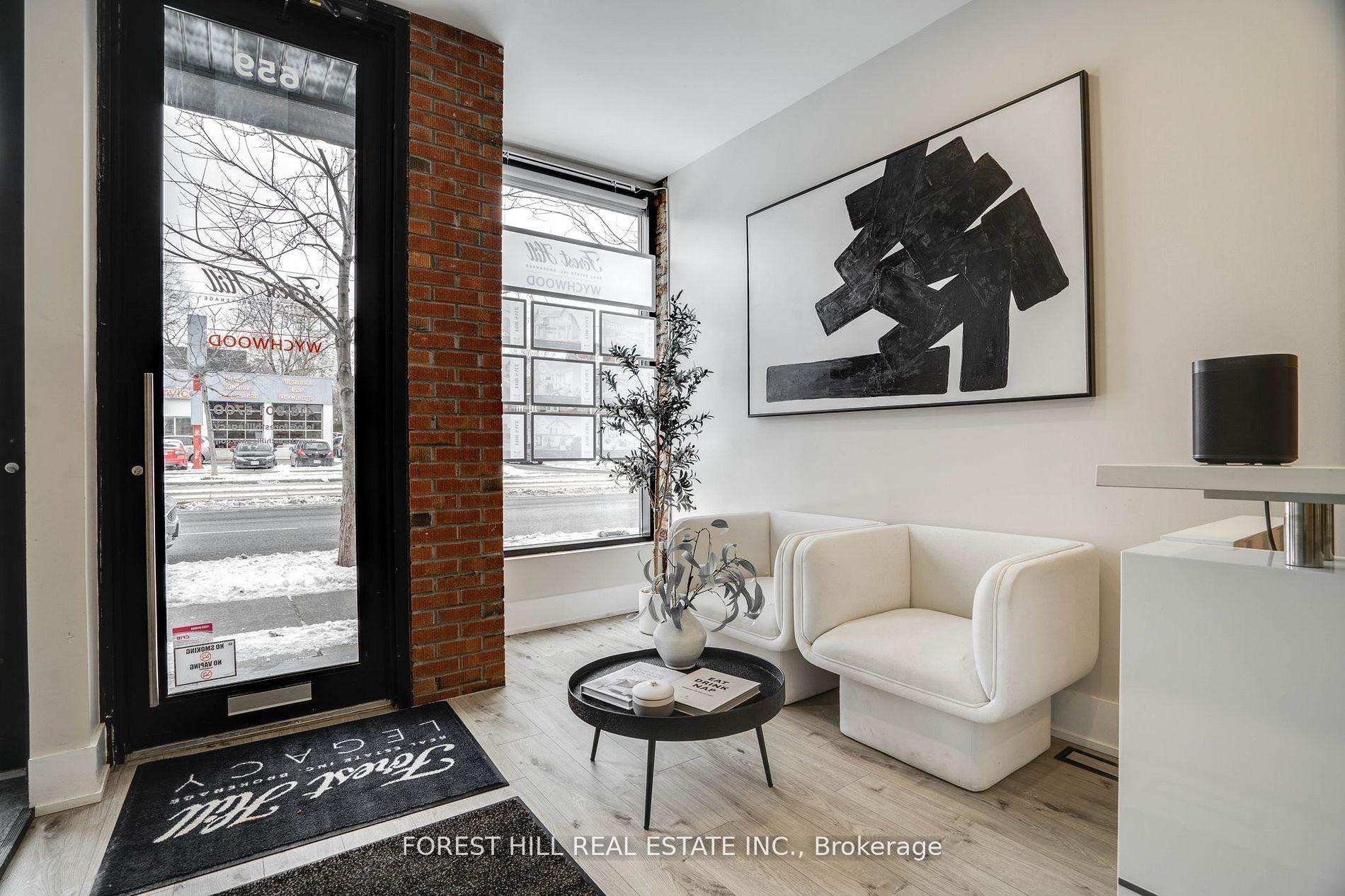 659 St Clair Avenue W