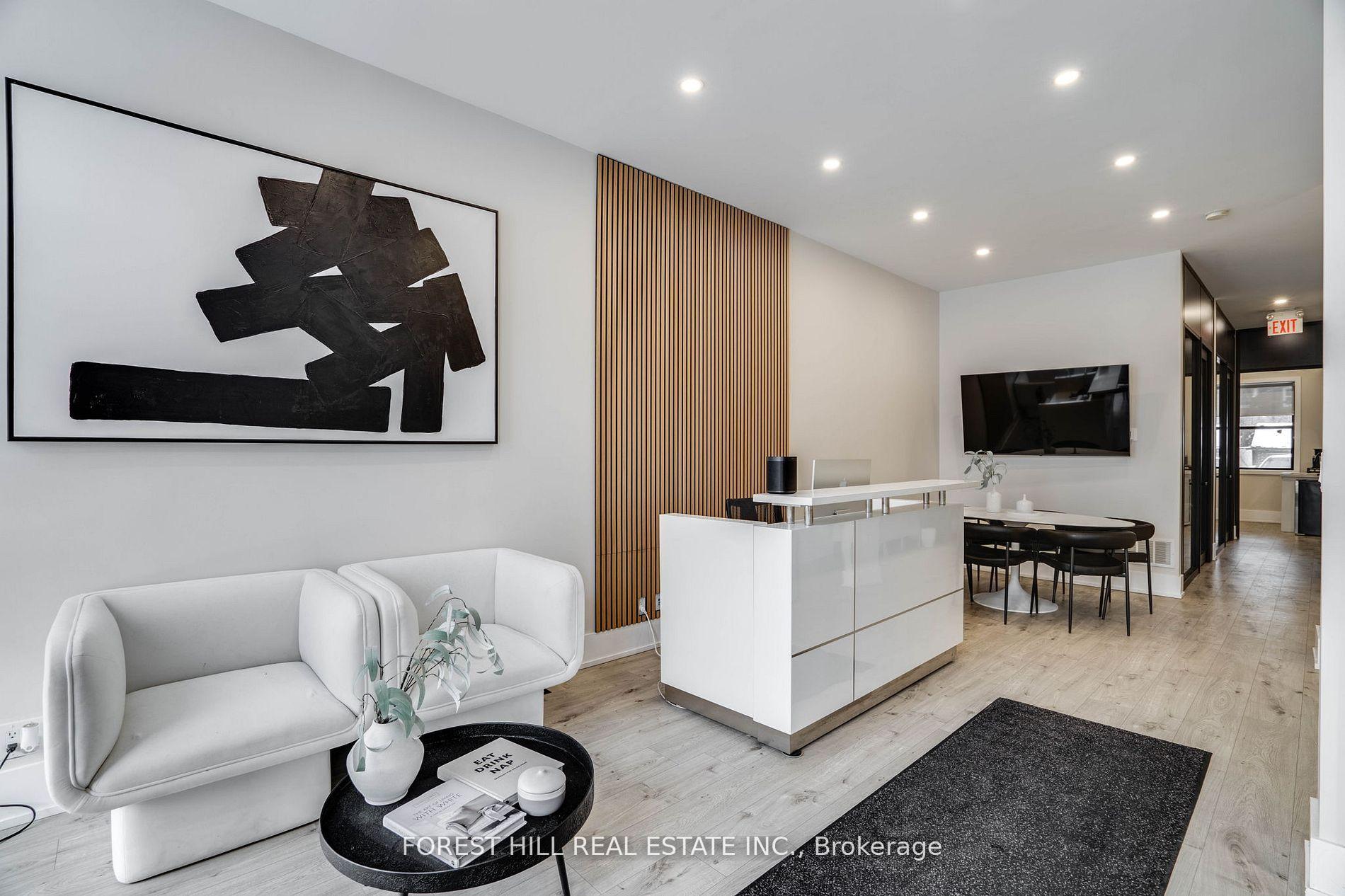 659 St Clair Avenue W