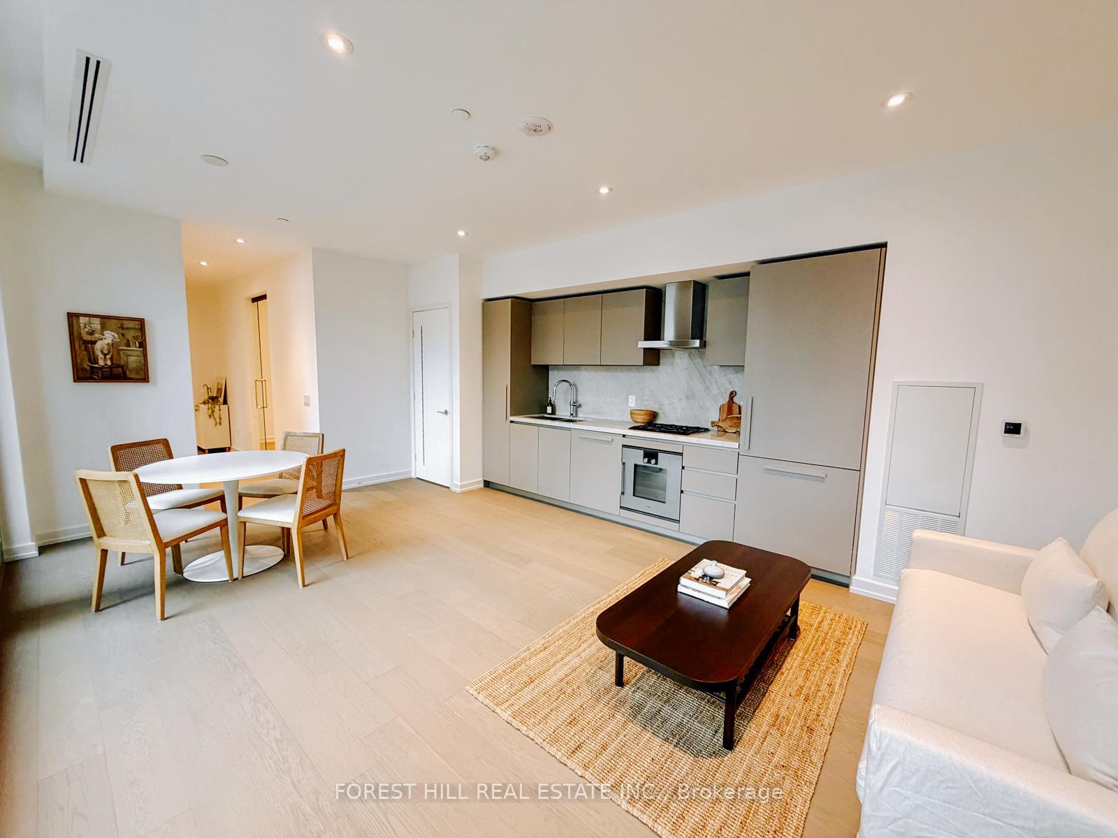 1315 Bay Street 601