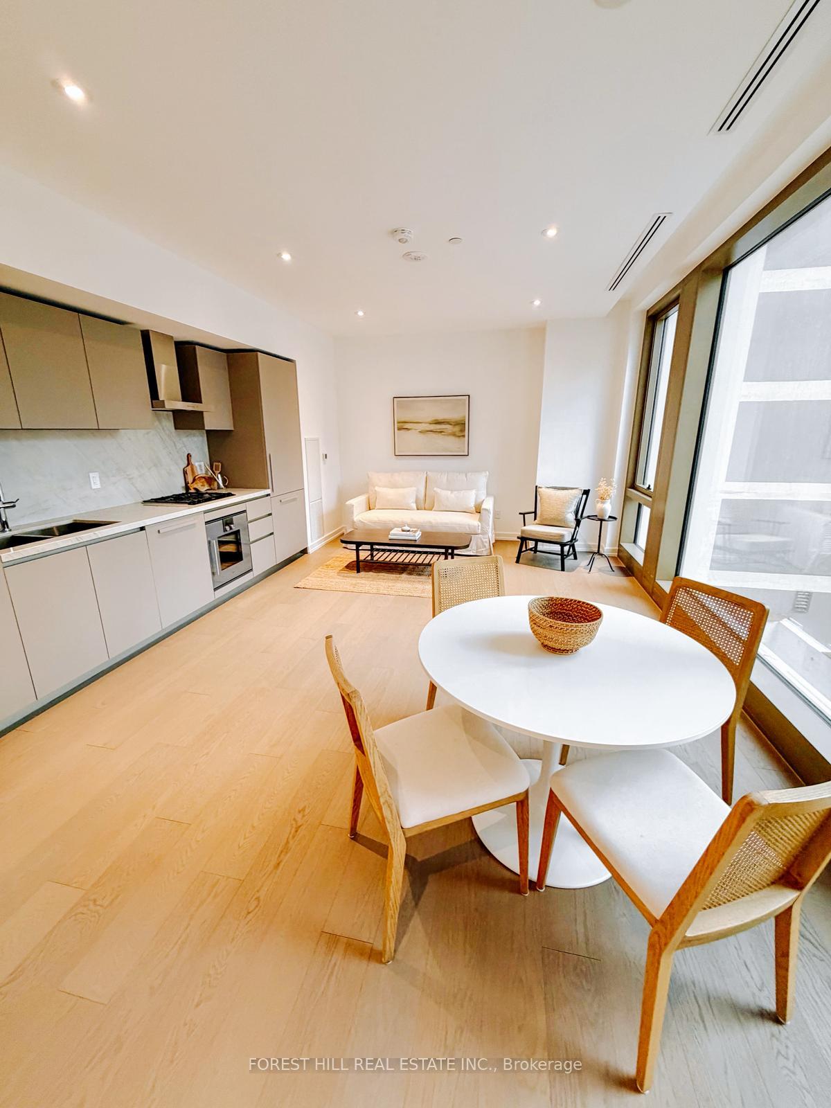 1315 Bay Street 601