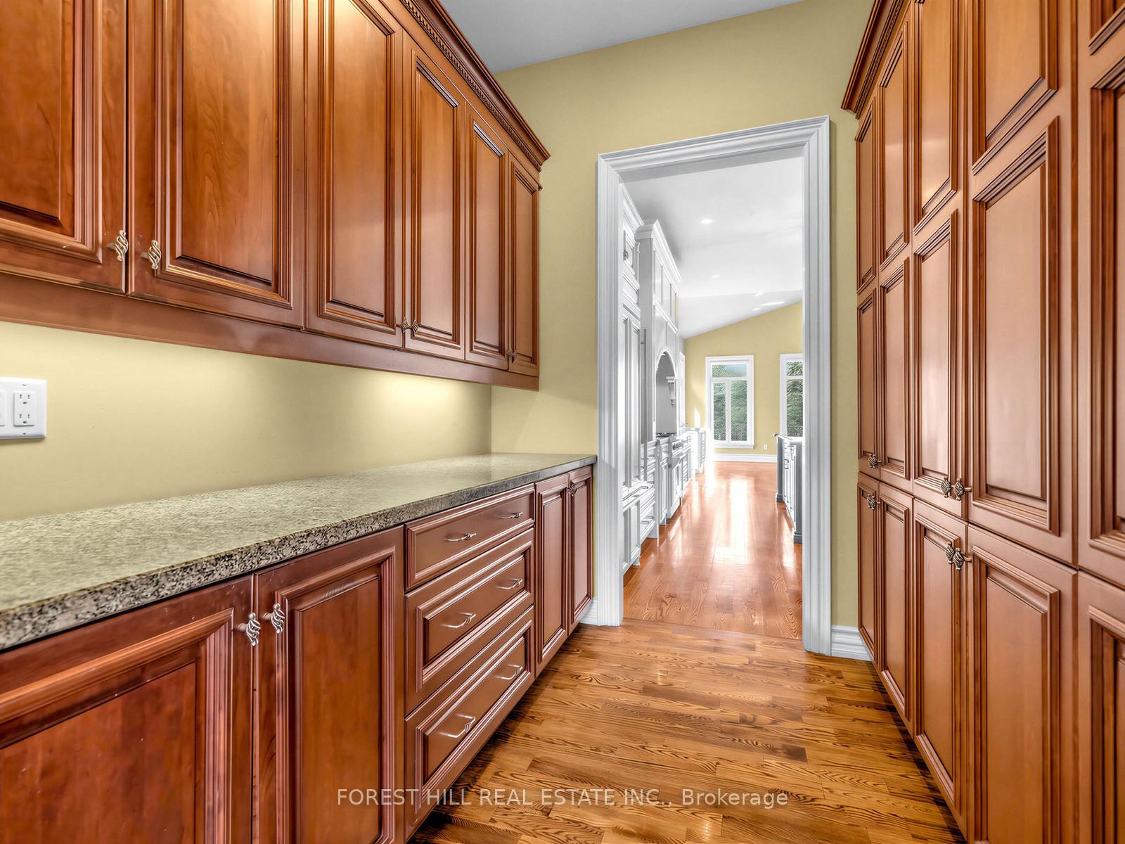 8 Colvestone Road, Toronto