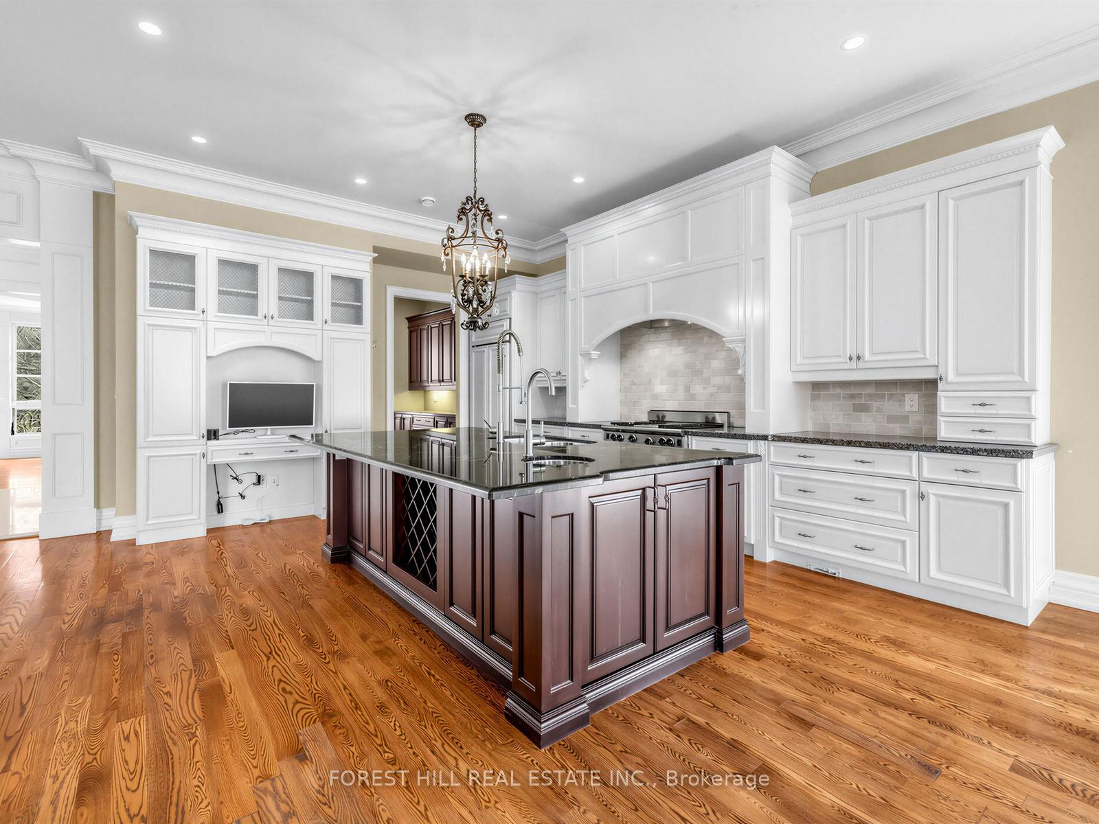 8 Colvestone Road, Toronto