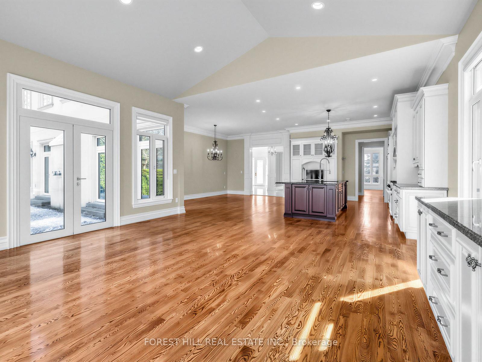 8 Colvestone Road, Toronto