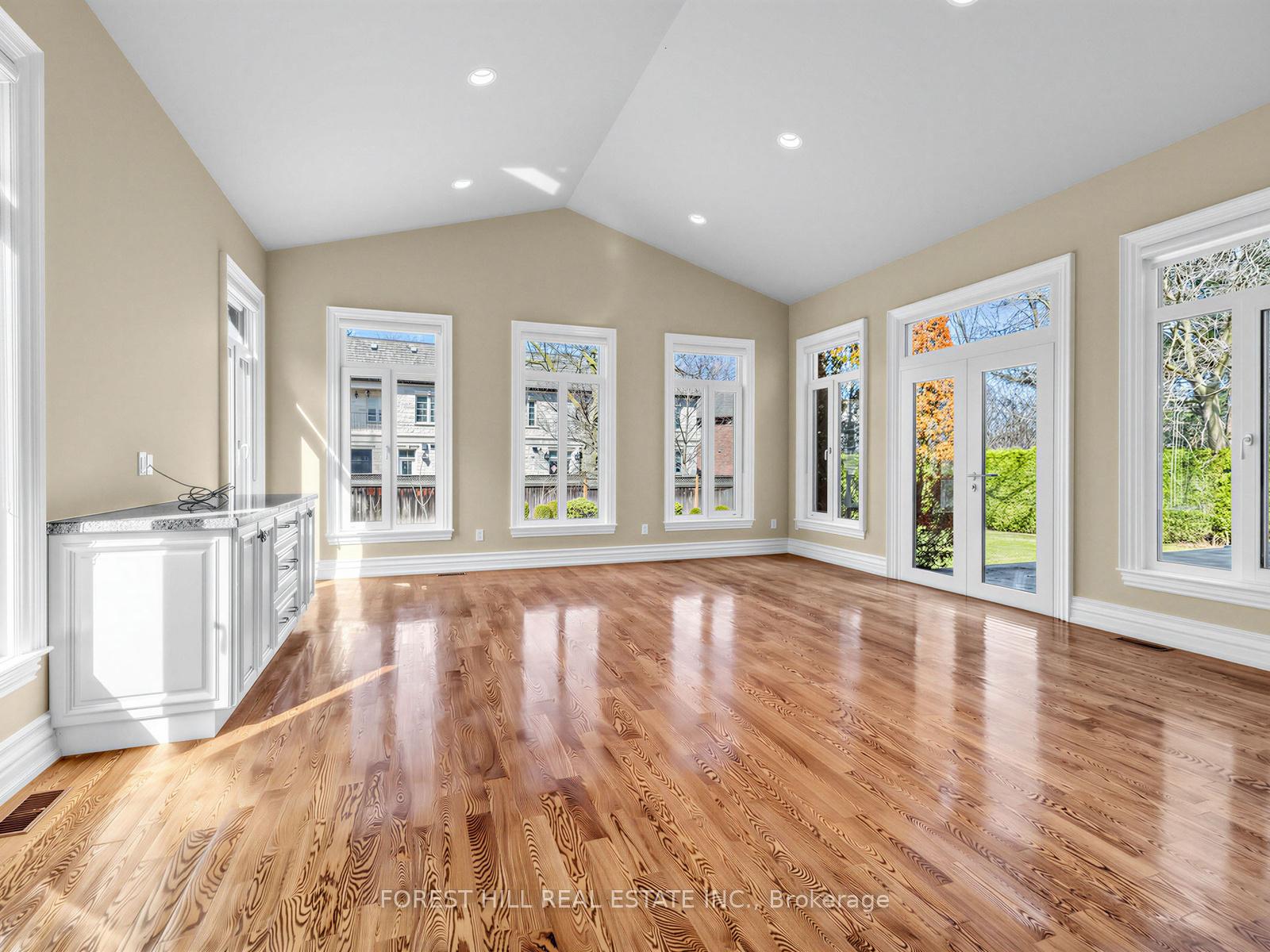 8 Colvestone Road, Toronto