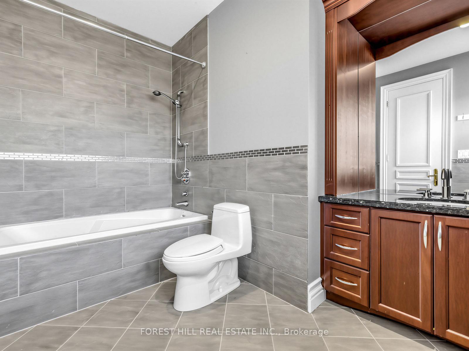 8 Colvestone Road, Toronto