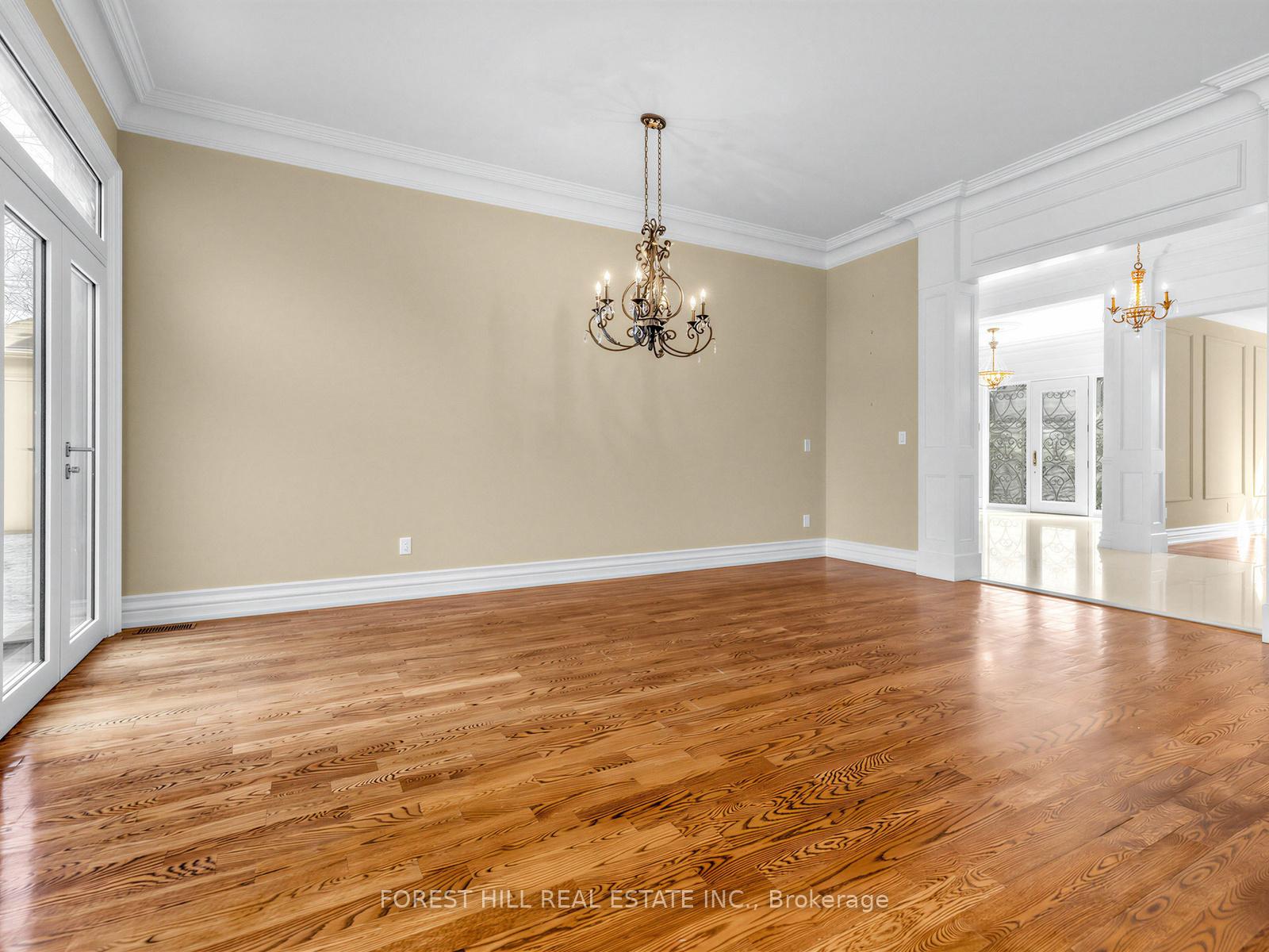 8 Colvestone Road, Toronto