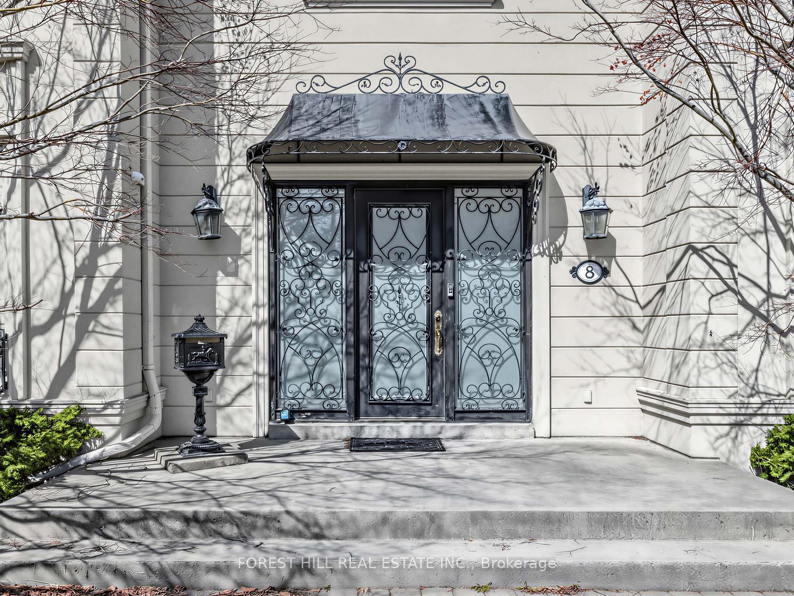8 Colvestone Road, Toronto