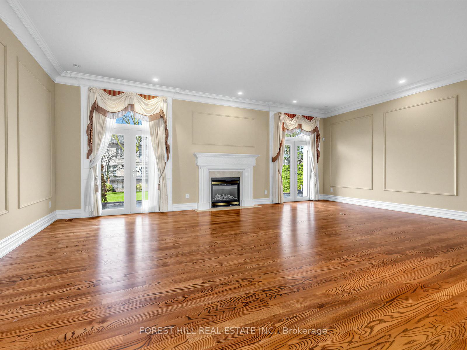 8 Colvestone Road, Toronto