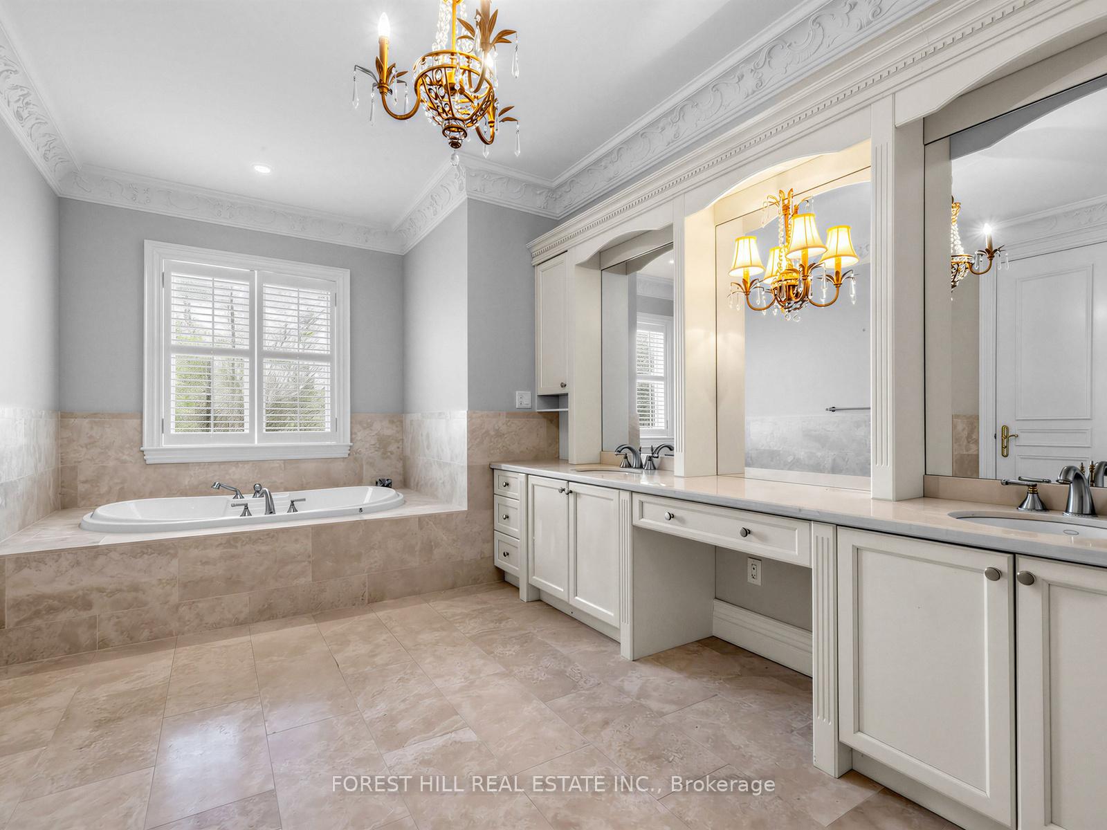 8 Colvestone Road, Toronto