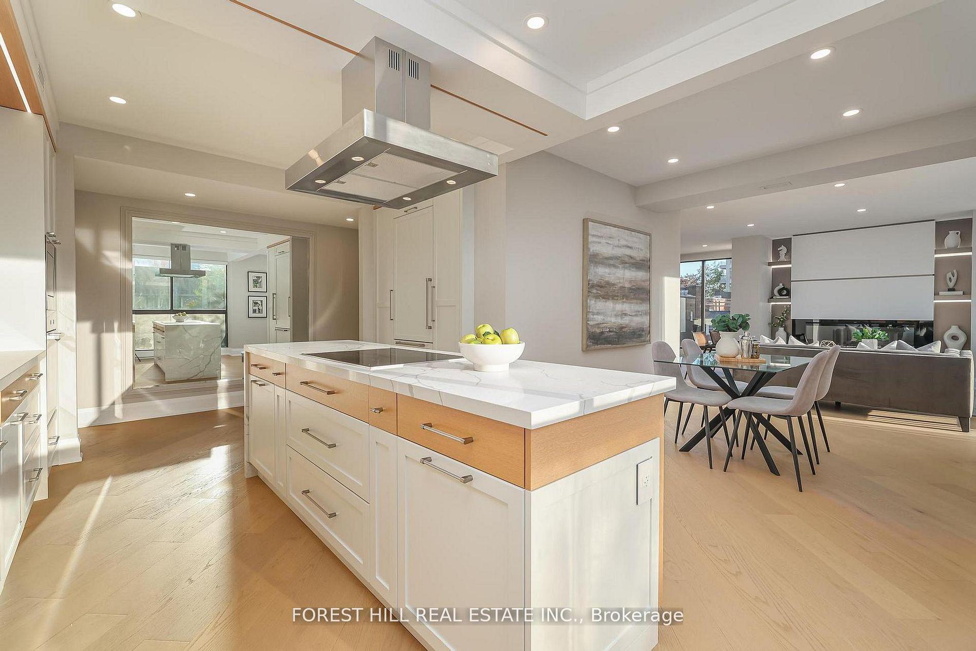 342 Spadina Road 301