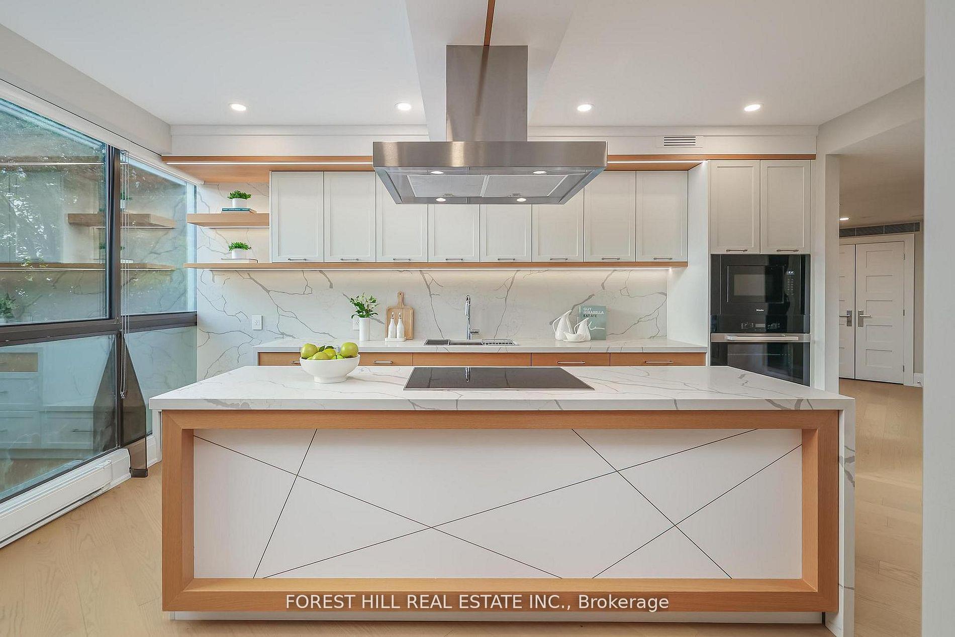 342 Spadina Road 301