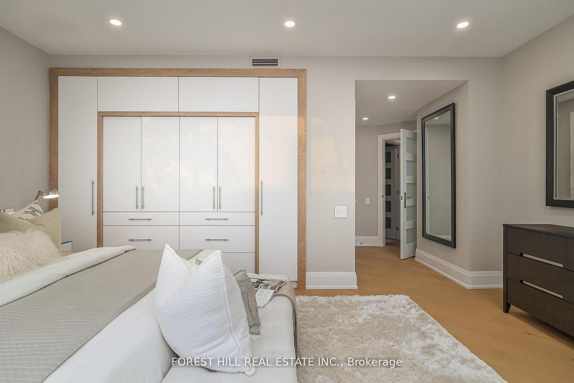 342 Spadina Road 301