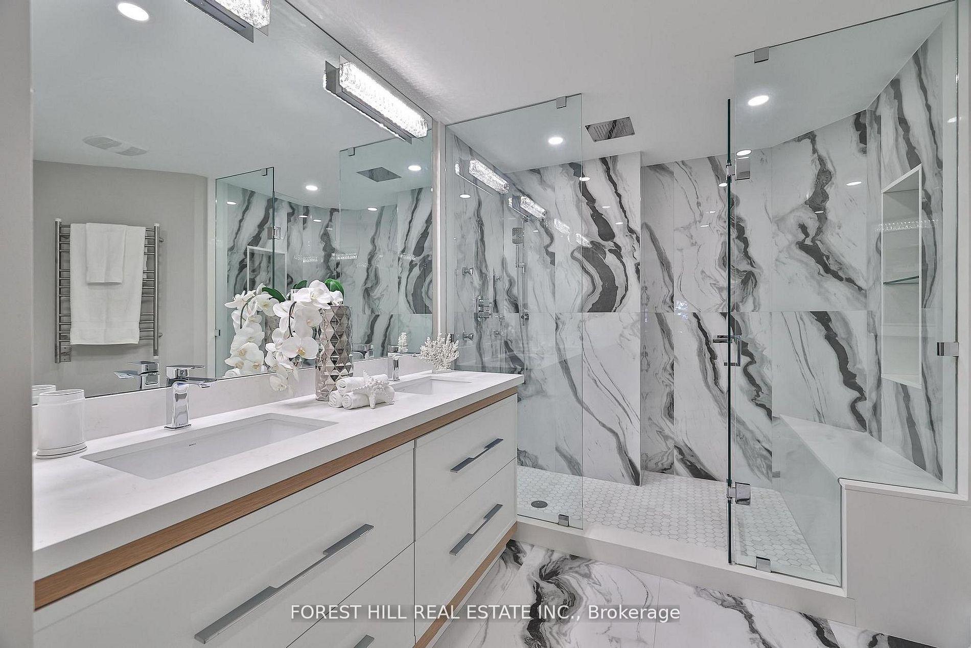 342 Spadina Road 301