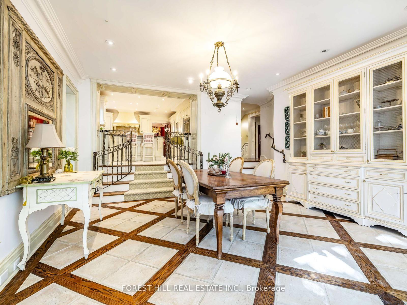 11 Dewbourne Avenue, Toronto