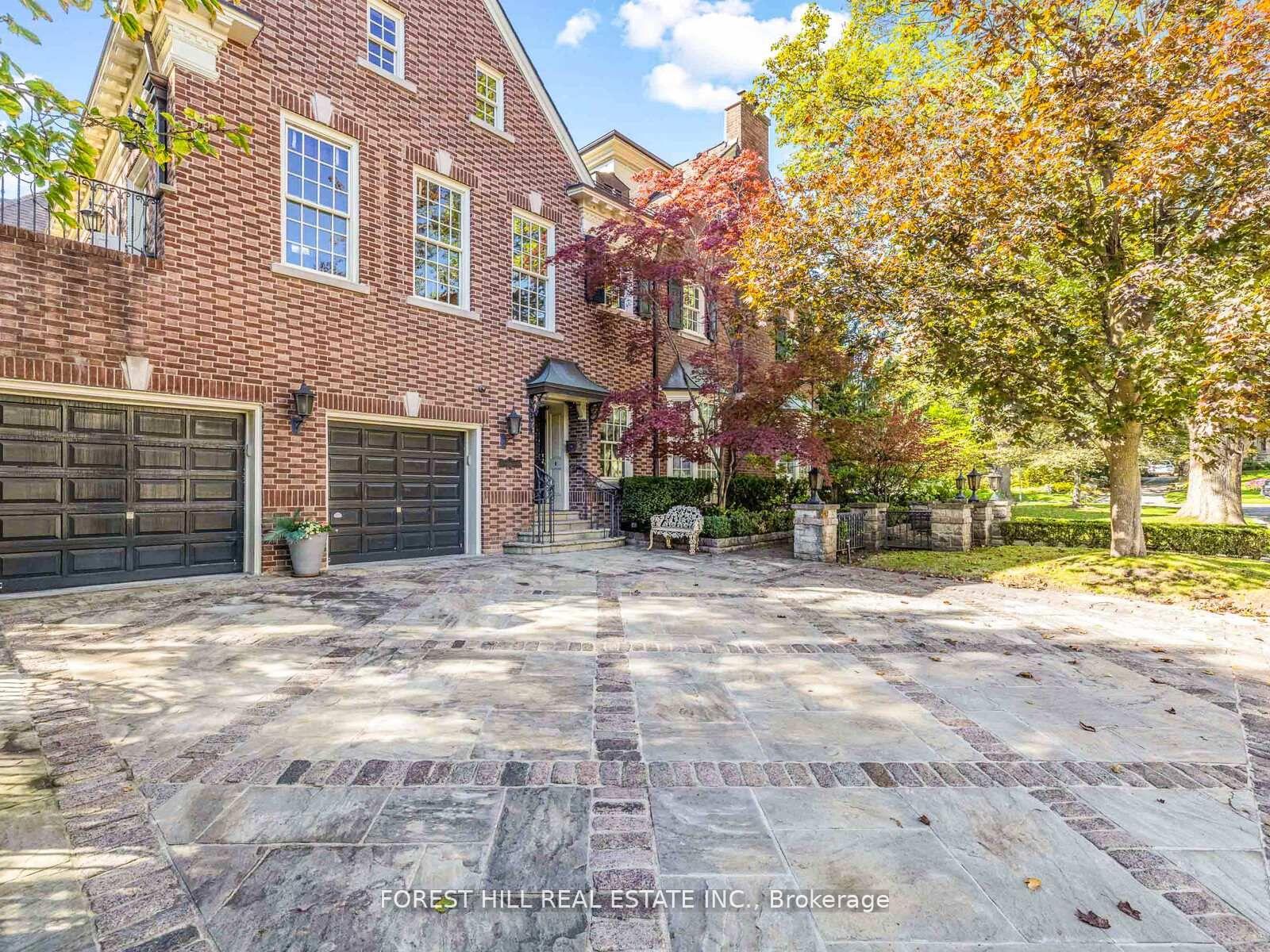 11 Dewbourne Avenue, Toronto