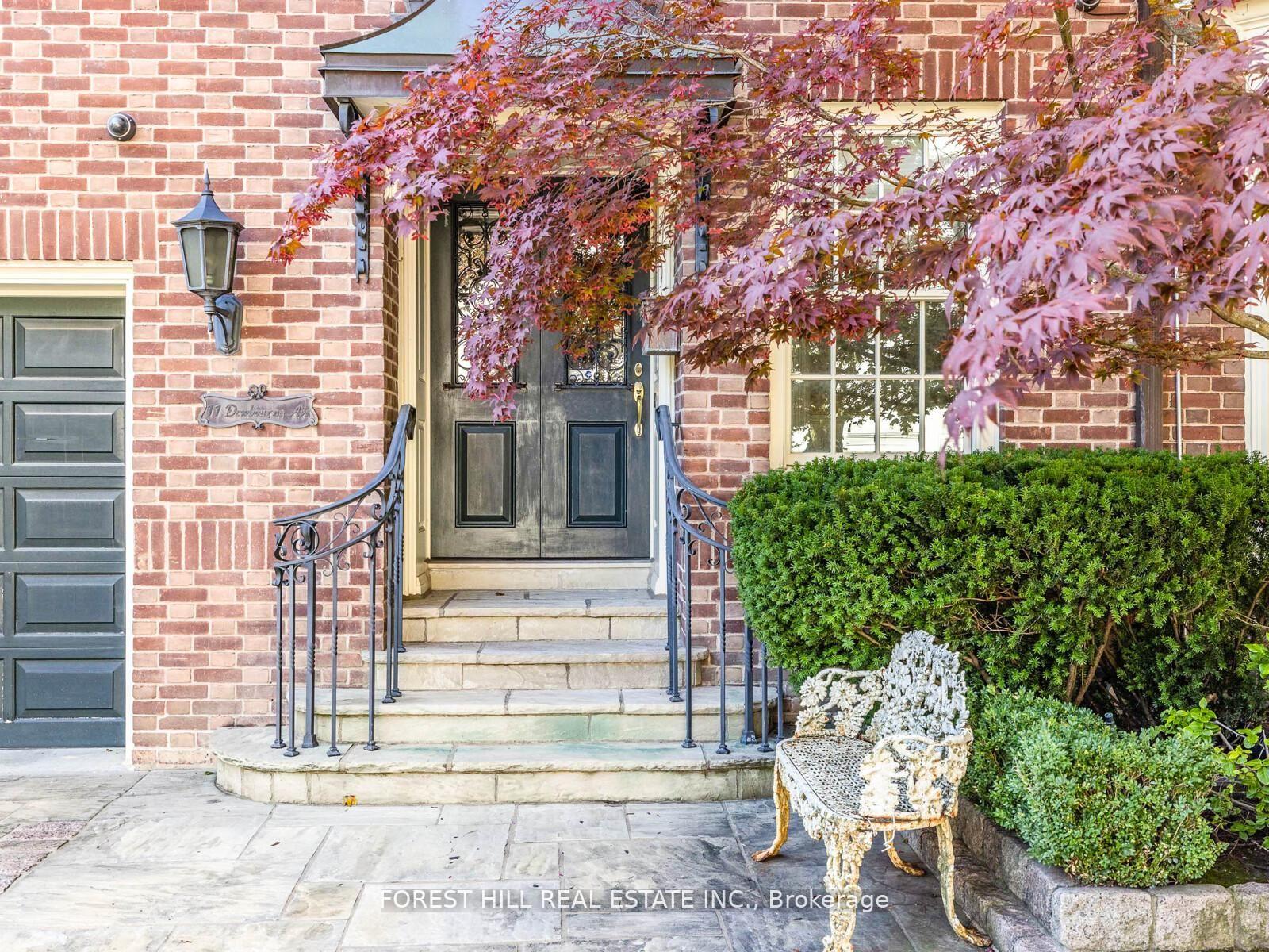 11 Dewbourne Avenue, Toronto