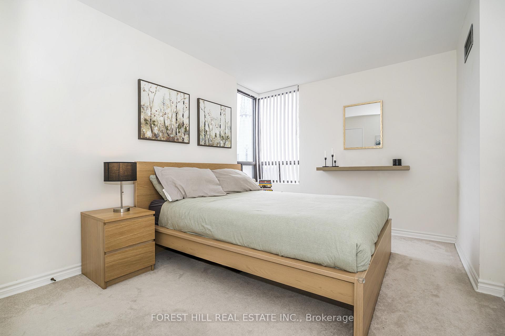 117 Gerrard Street E 903