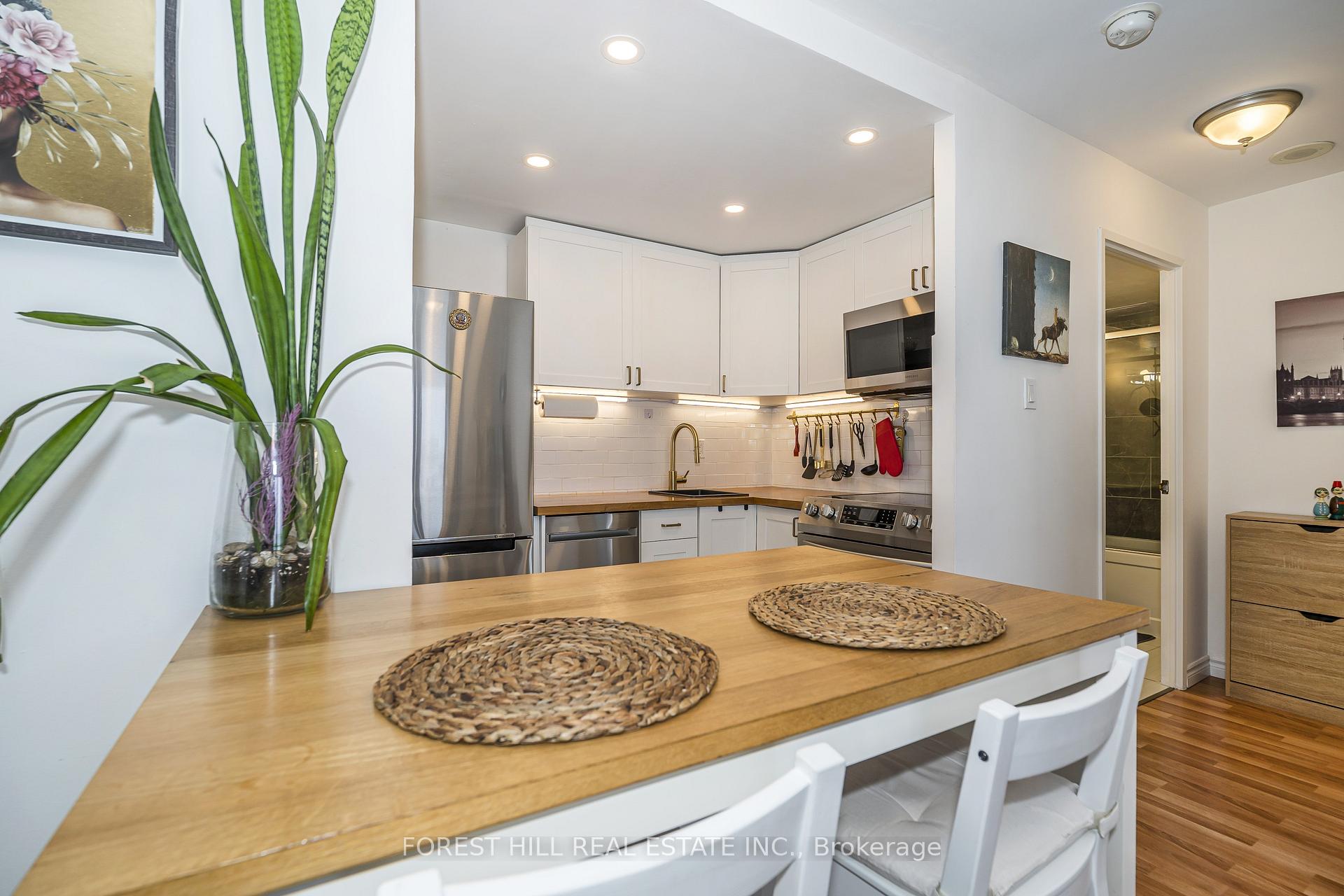 117 Gerrard Street E 903