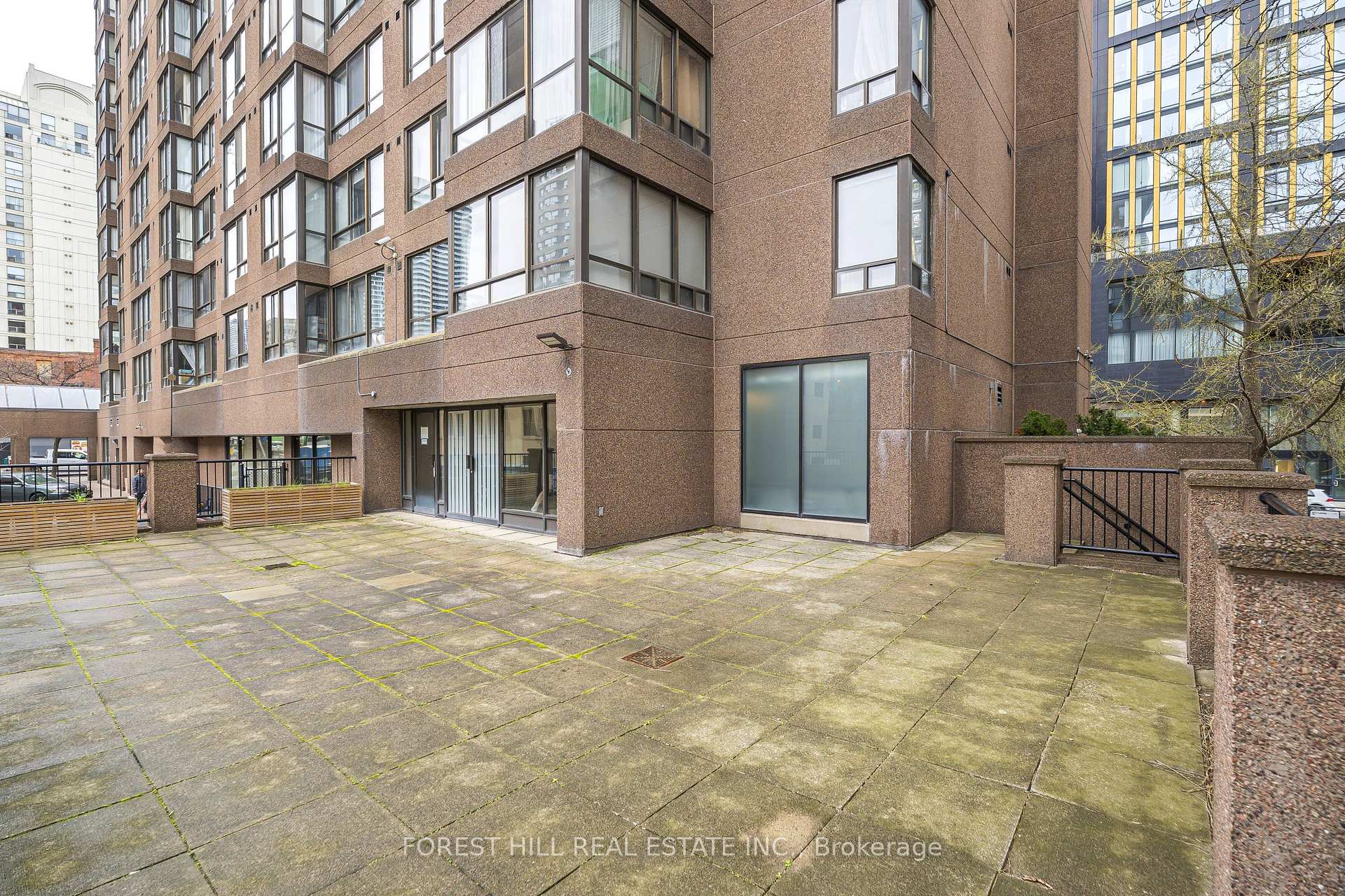 117 Gerrard Street E 903