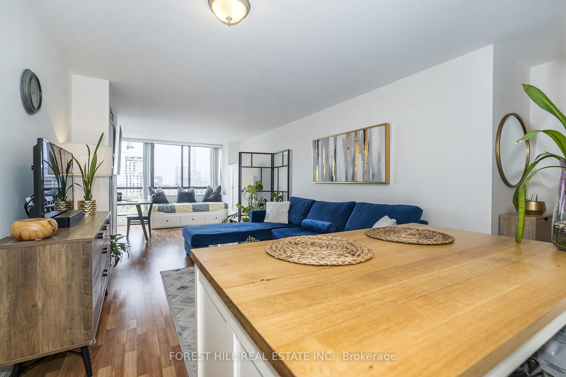 117 Gerrard Street E 903