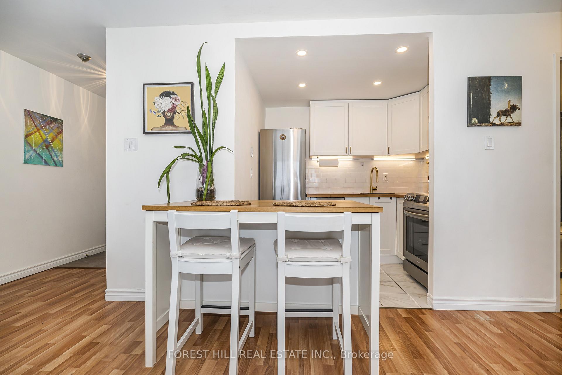 117 Gerrard Street E 903