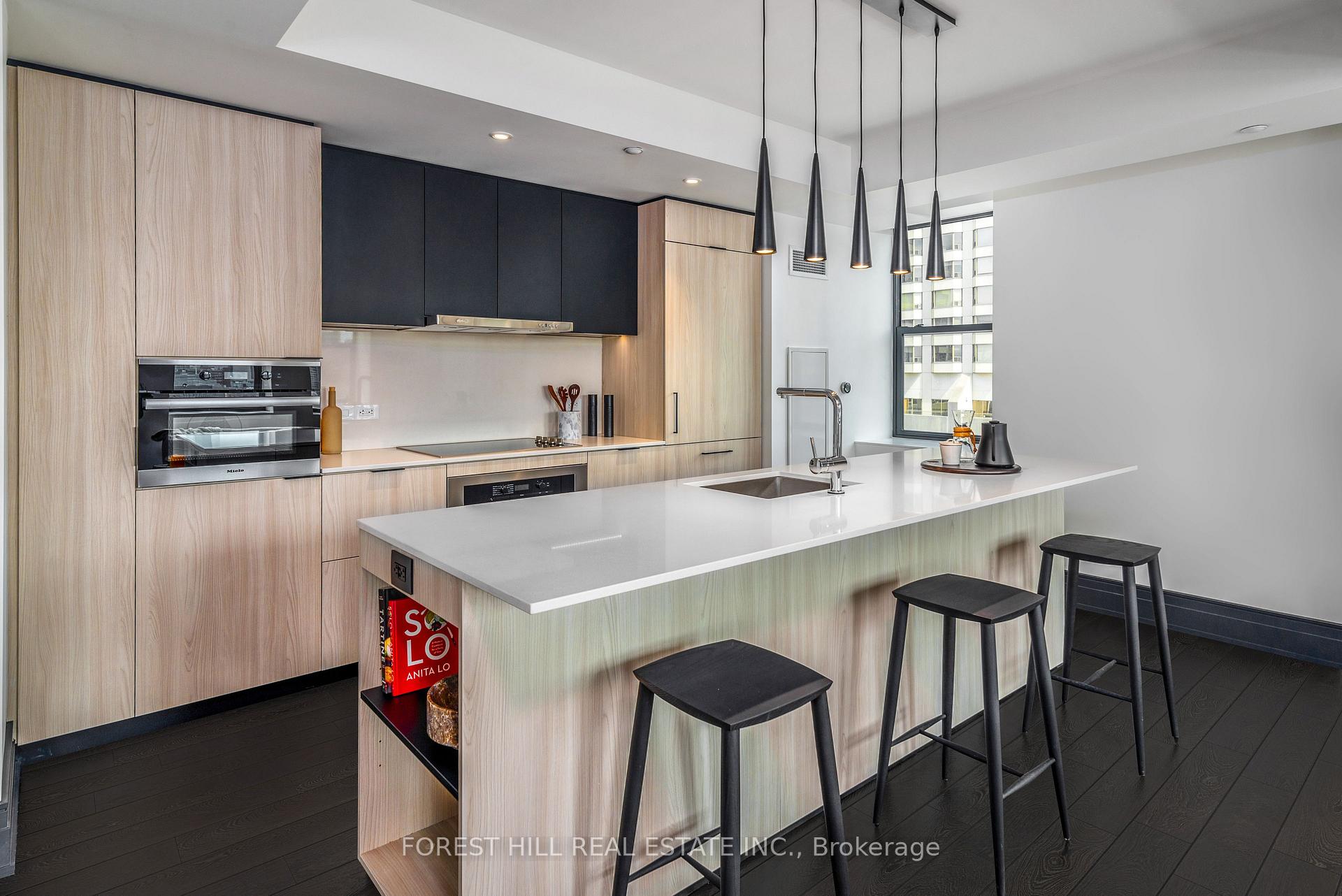 2 Avenue Road 1505