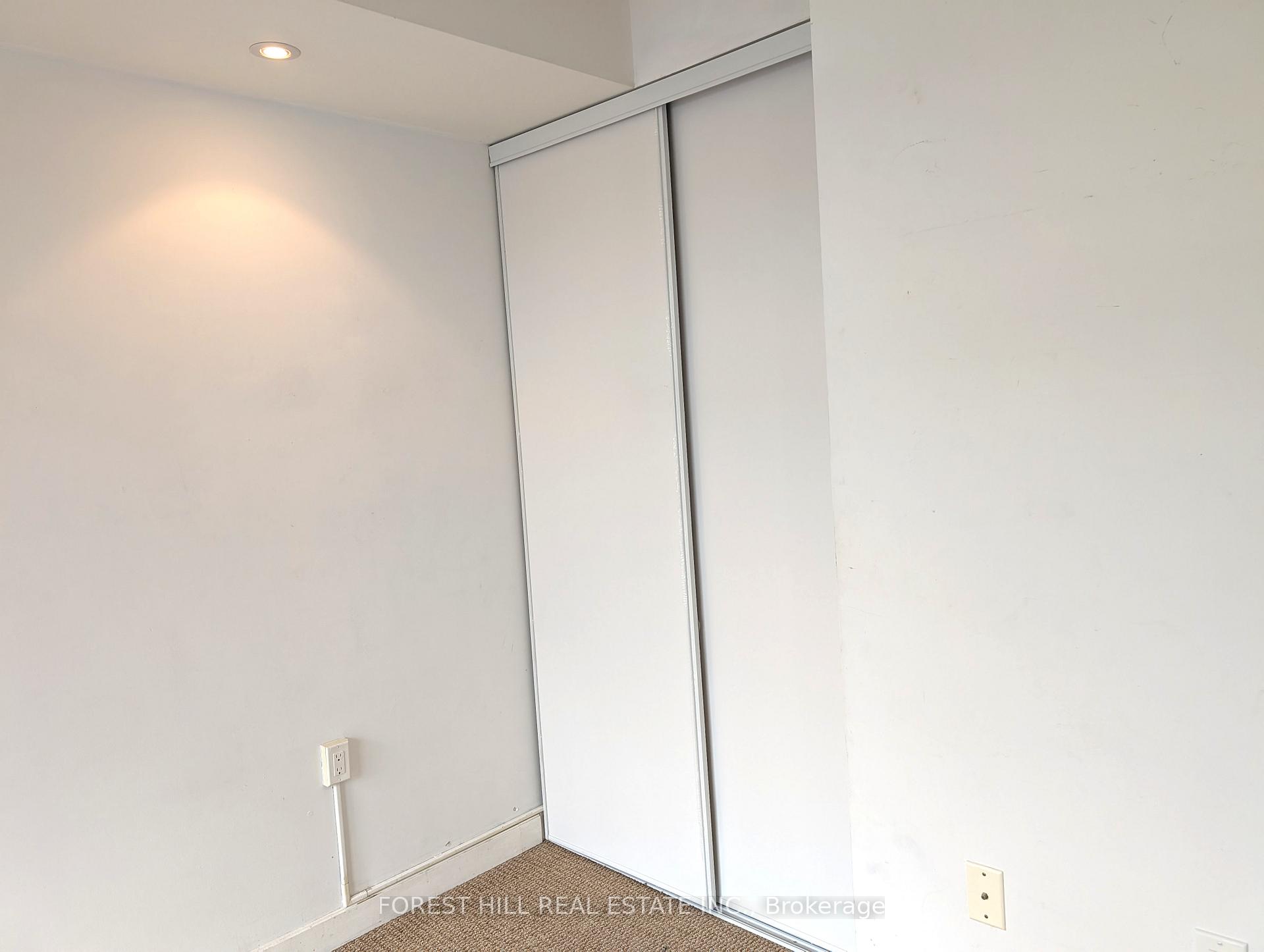 85 Bloor Street E 1808