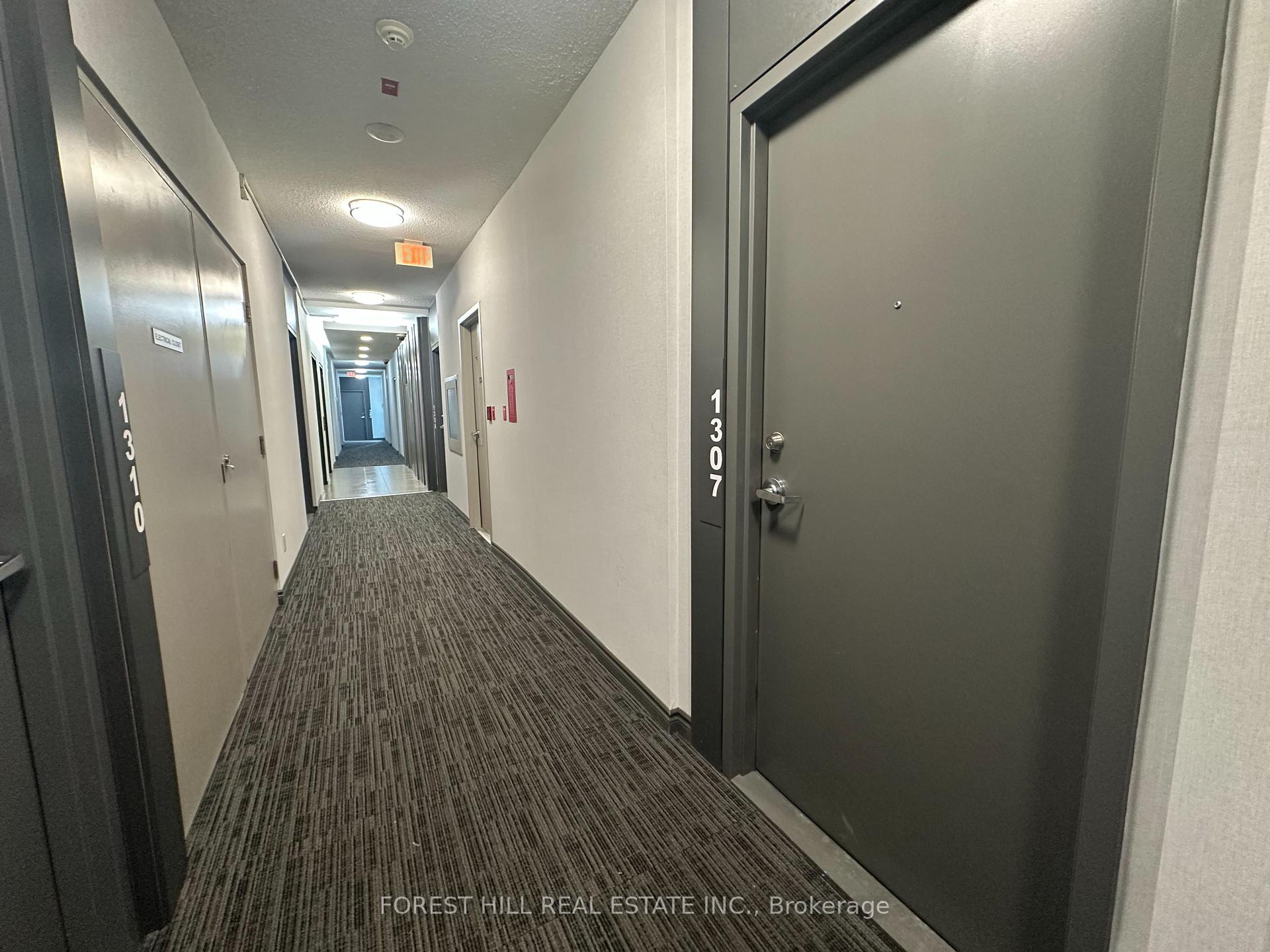 15 Bruyeres Mews 1307