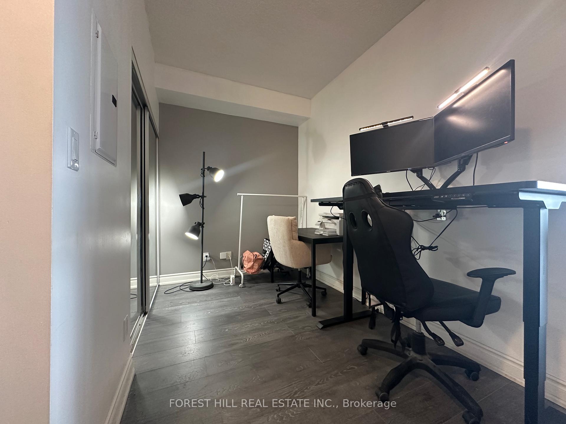 15 Bruyeres Mews 1307