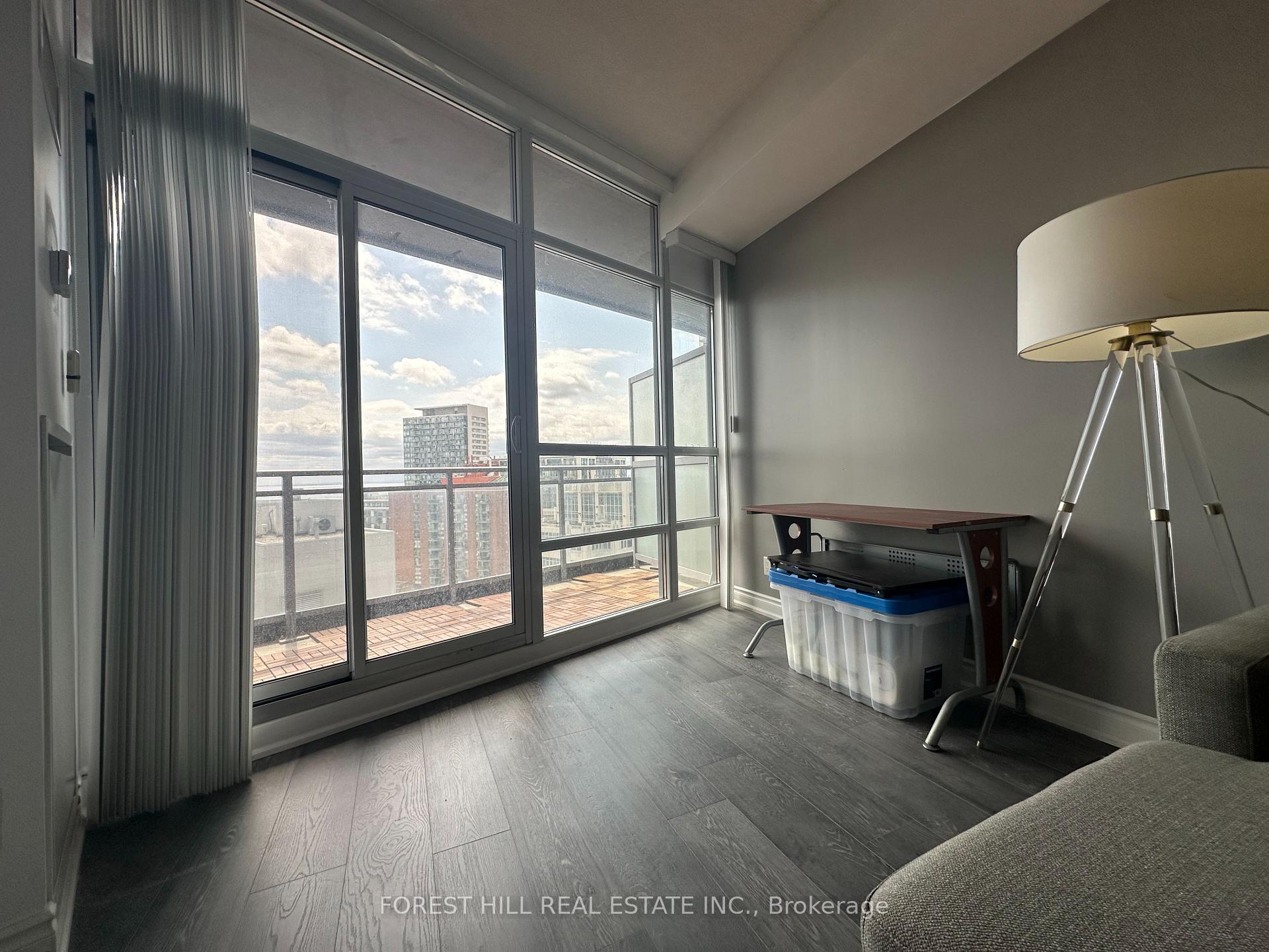 15 Bruyeres Mews 1307